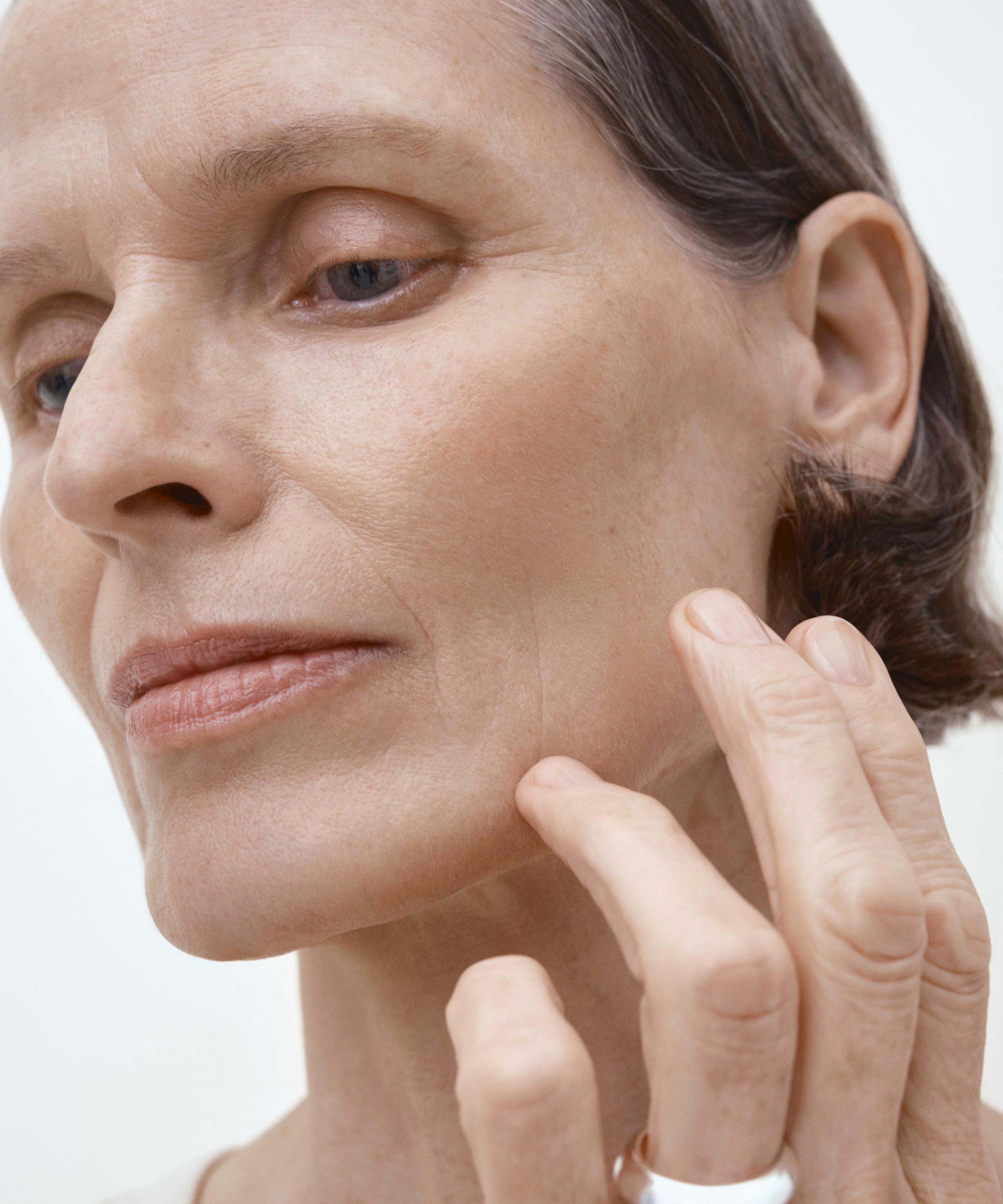 U Beauty - The SMOOTH Dynamic Wrinkle Defense Serum 15ml image number 5