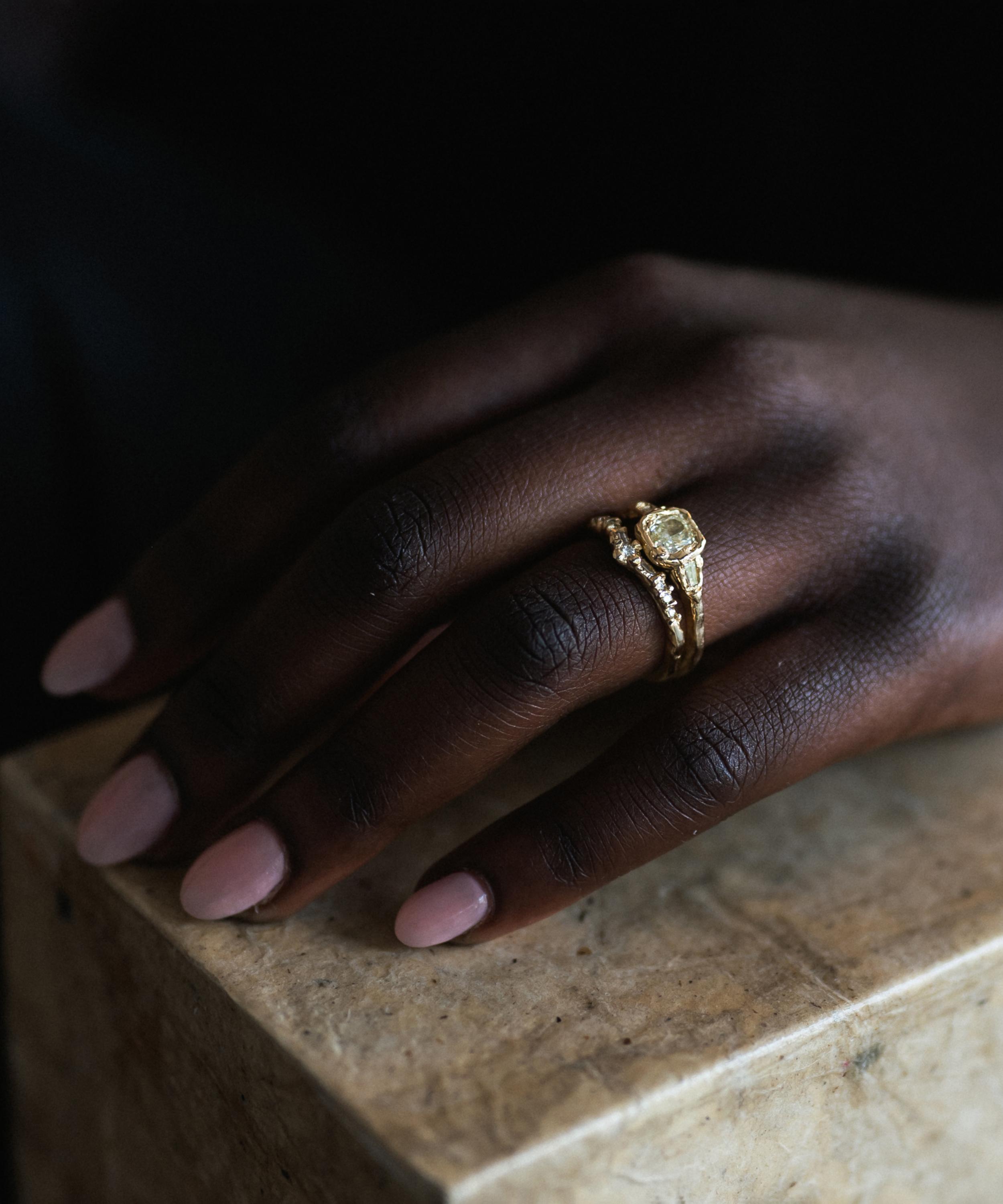 Ellis Mhairi Cameron - 14ct Gold Armach Cushion Diamond Engagement Ring image number 1