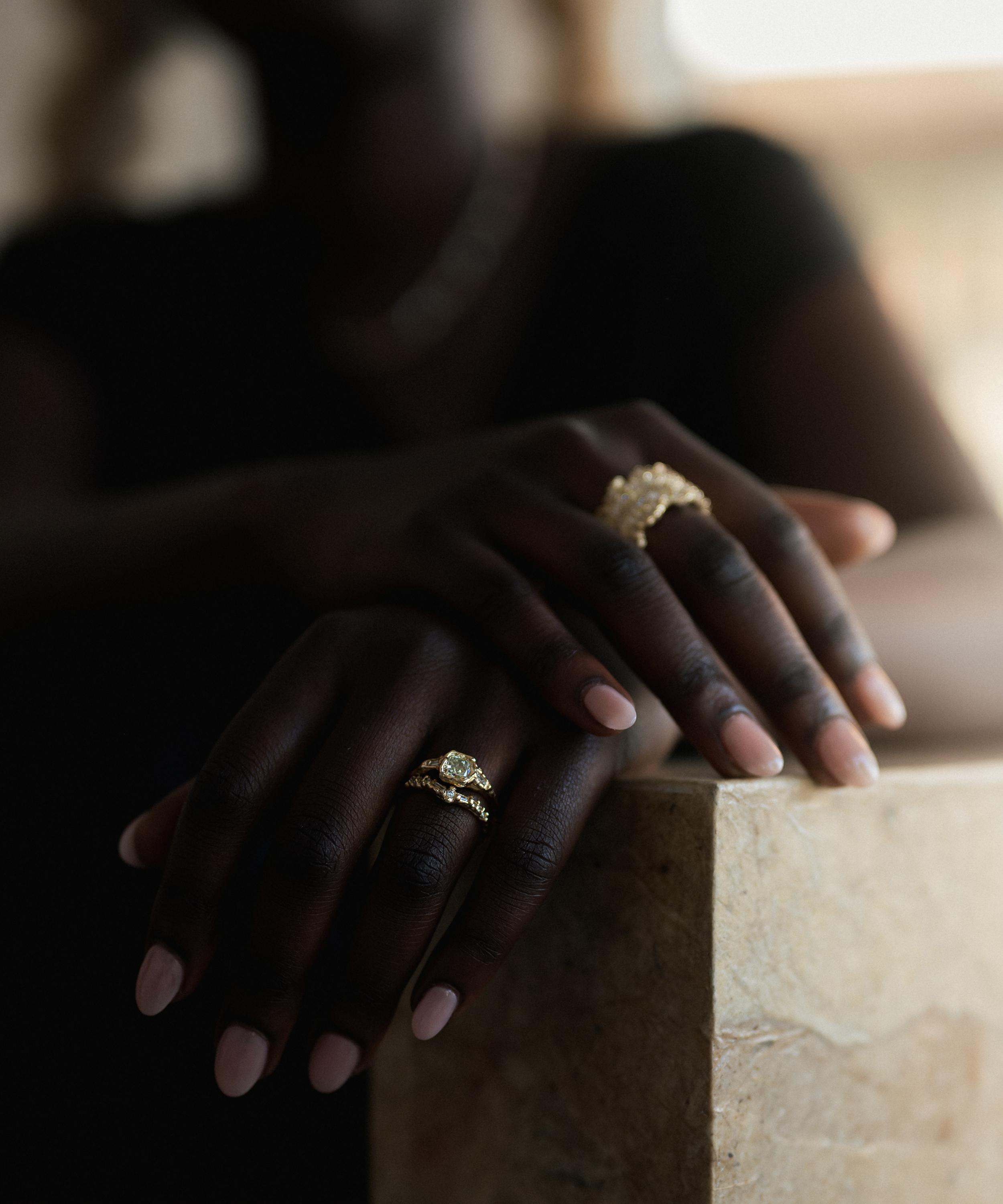 Ellis Mhairi Cameron - 14ct Gold Armach Cushion Diamond Engagement Ring image number 2