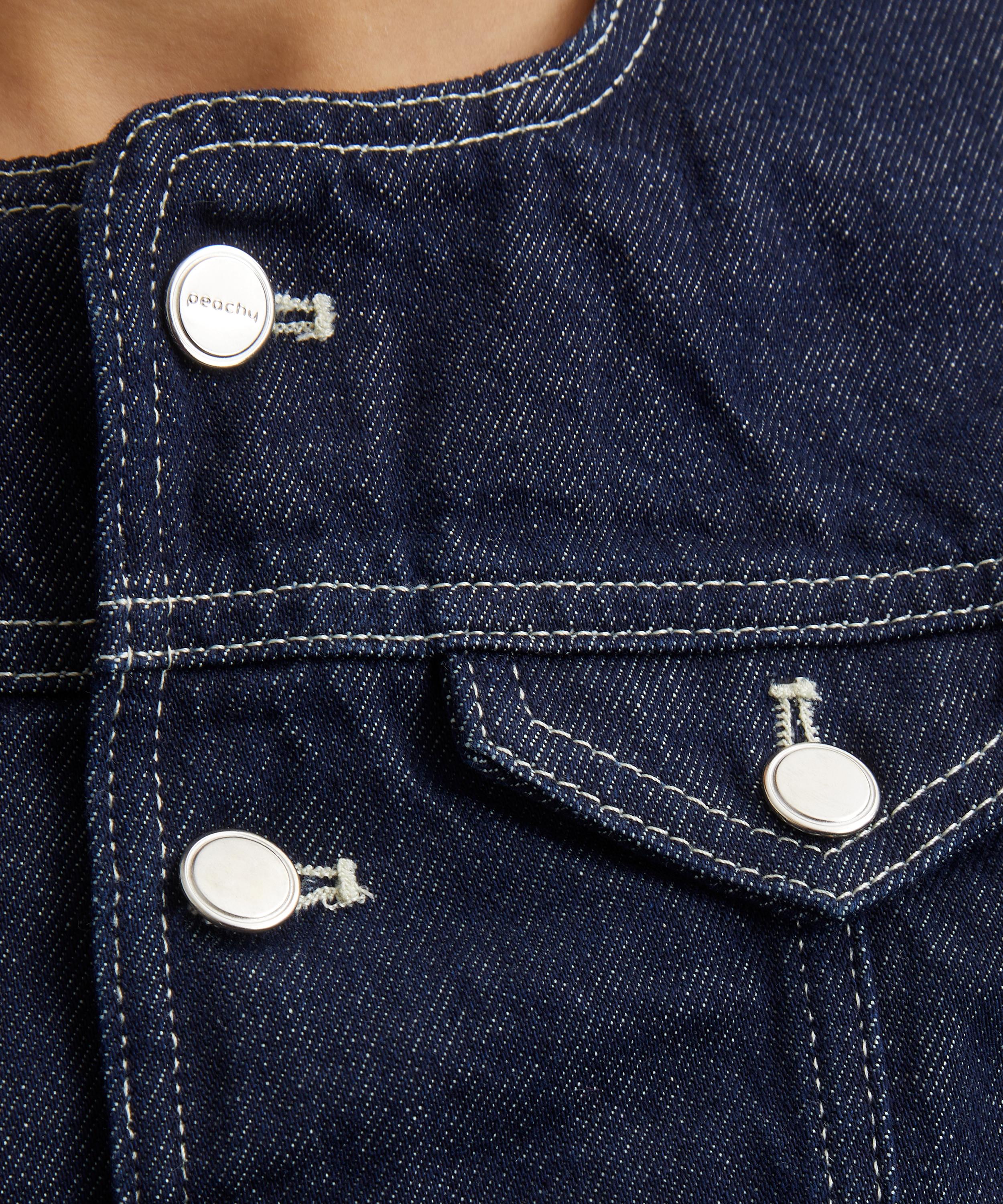 Peachy Den - Goldie Fitted Denim Jacket in Indigo Rinse image number 4