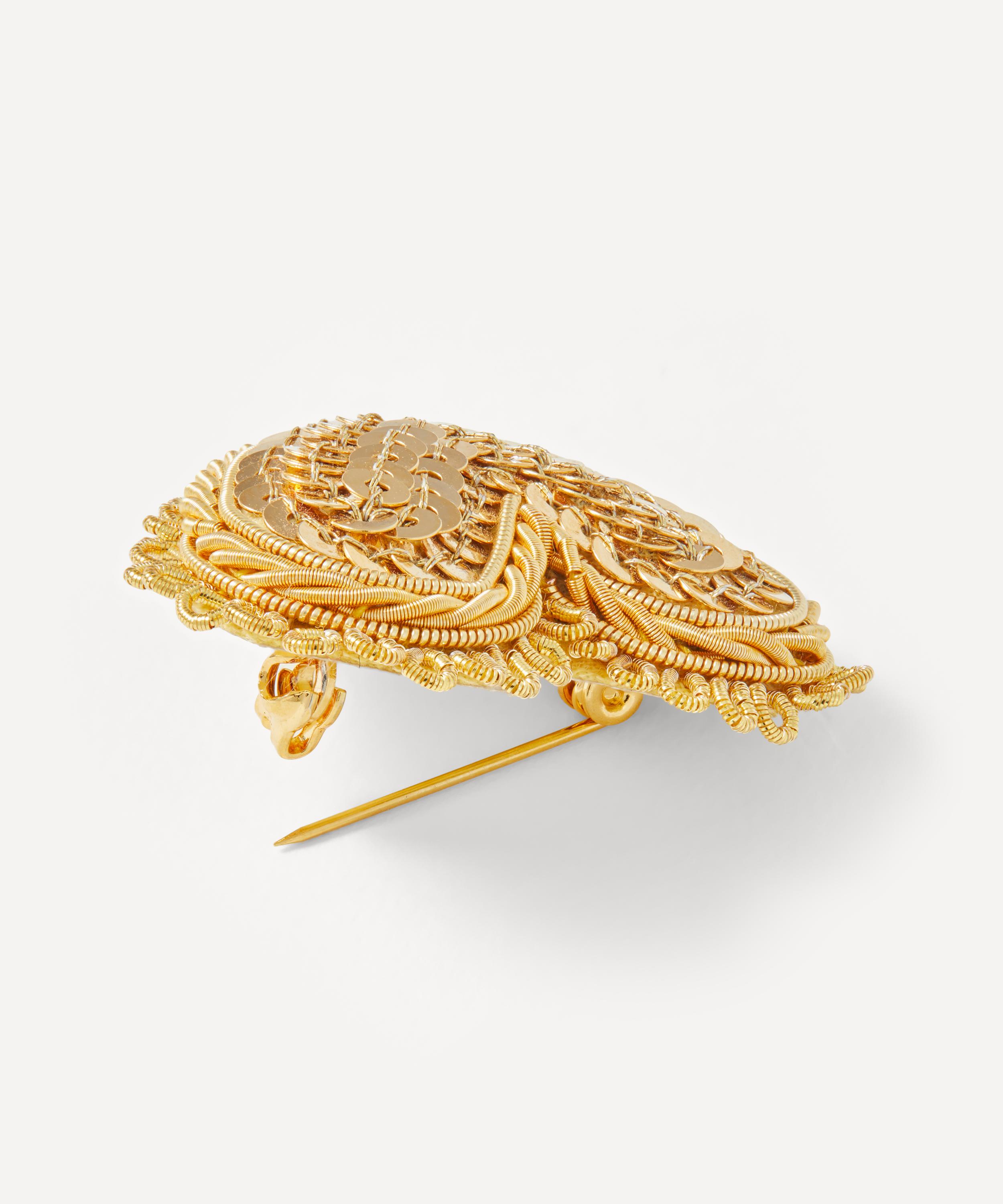 Hand and Lock - The Golden Heart Brooch image number 1