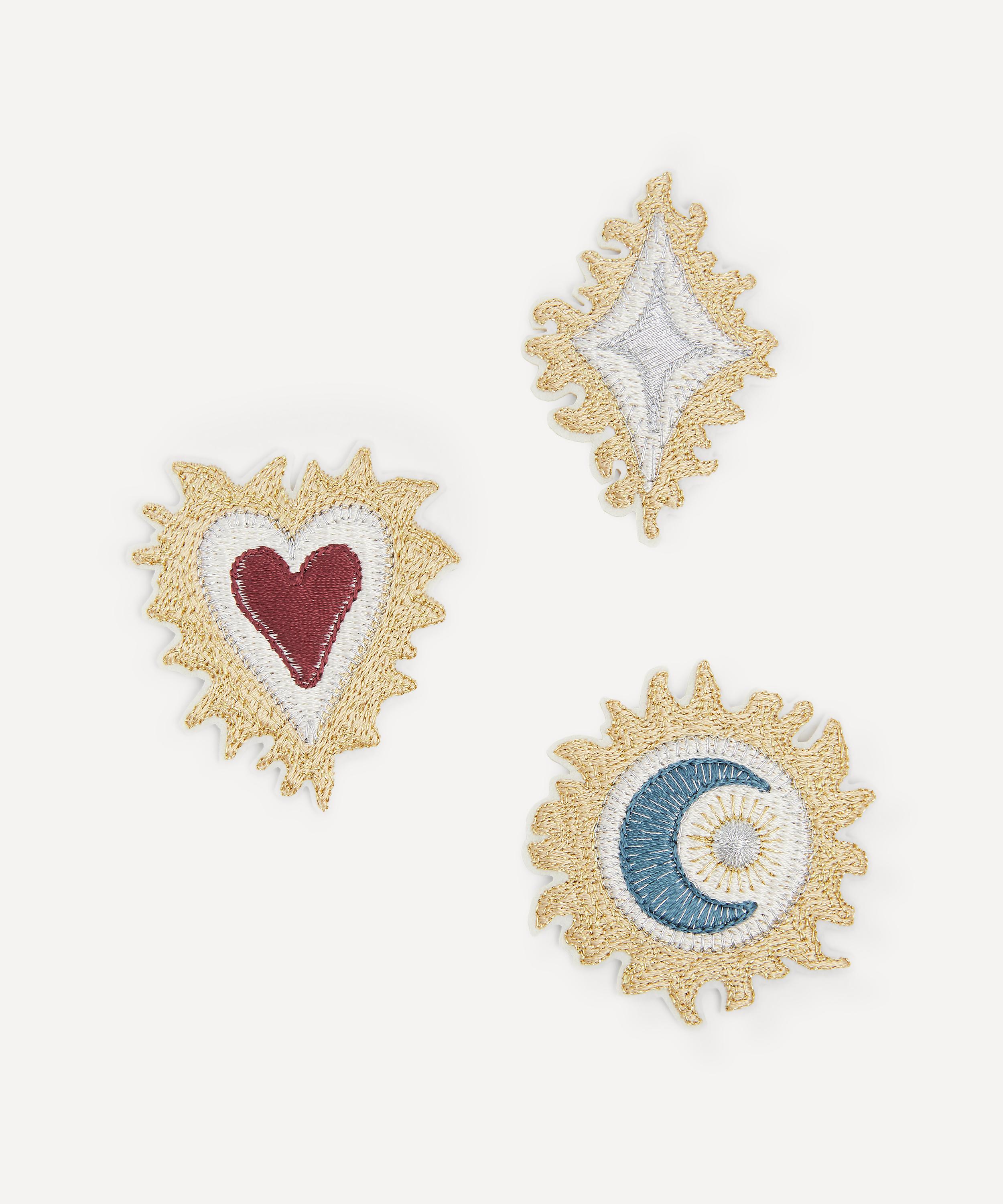 Hand and Lock - The Classic Amulet Set image number 0