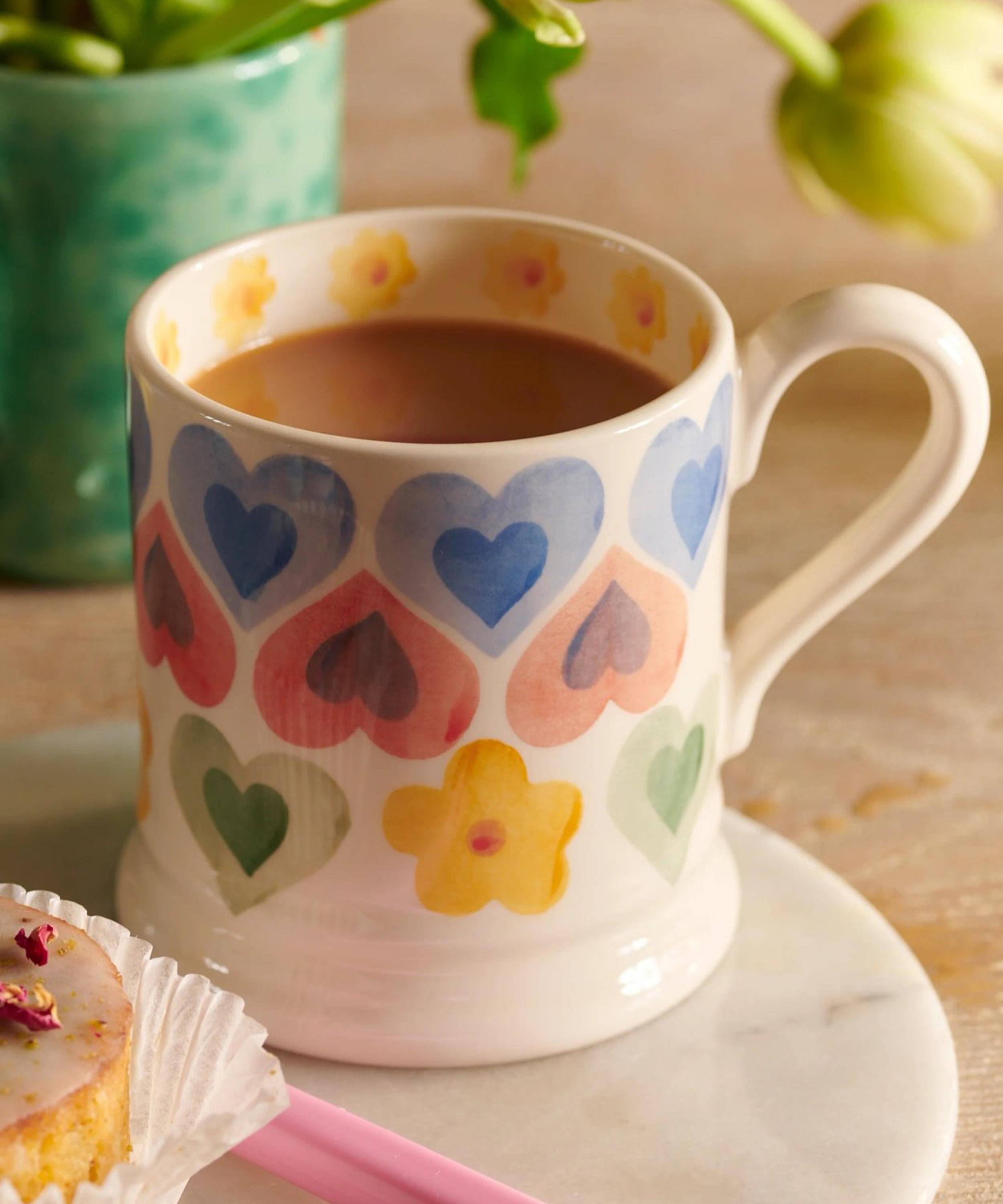 Emma Bridgewater - Hearts and Flowers Half-Pint Mug image number 3