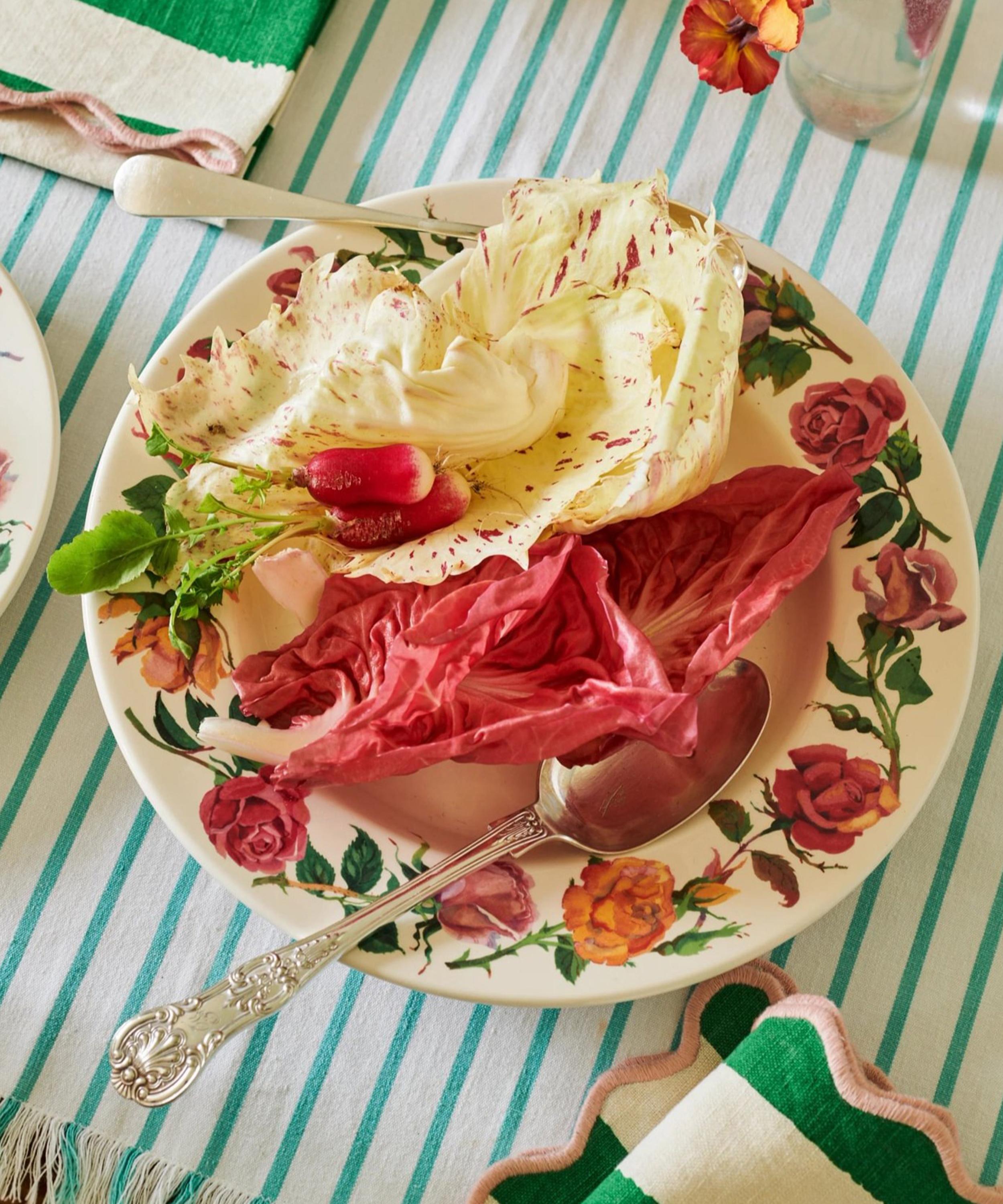 Emma Bridgewater - Granny's Roses 10.5-Inch Plate image number 2