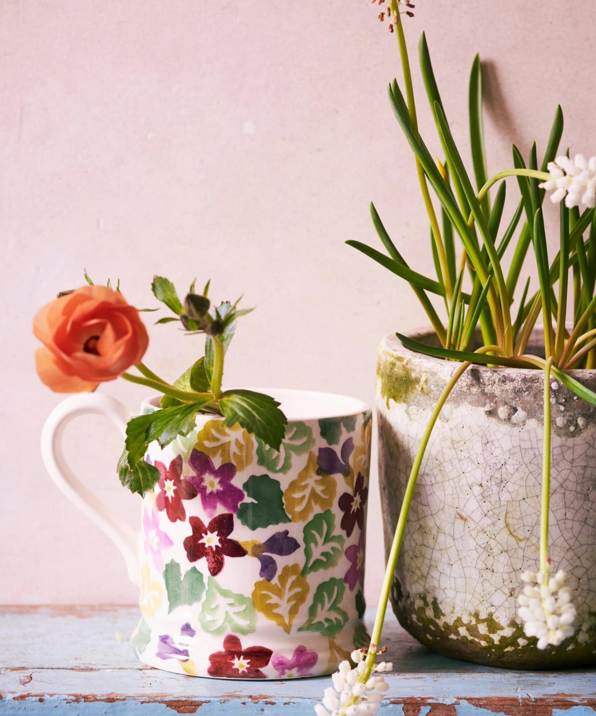 Emma Bridgewater - Sweet Violets Half-Pint Mug image number 4