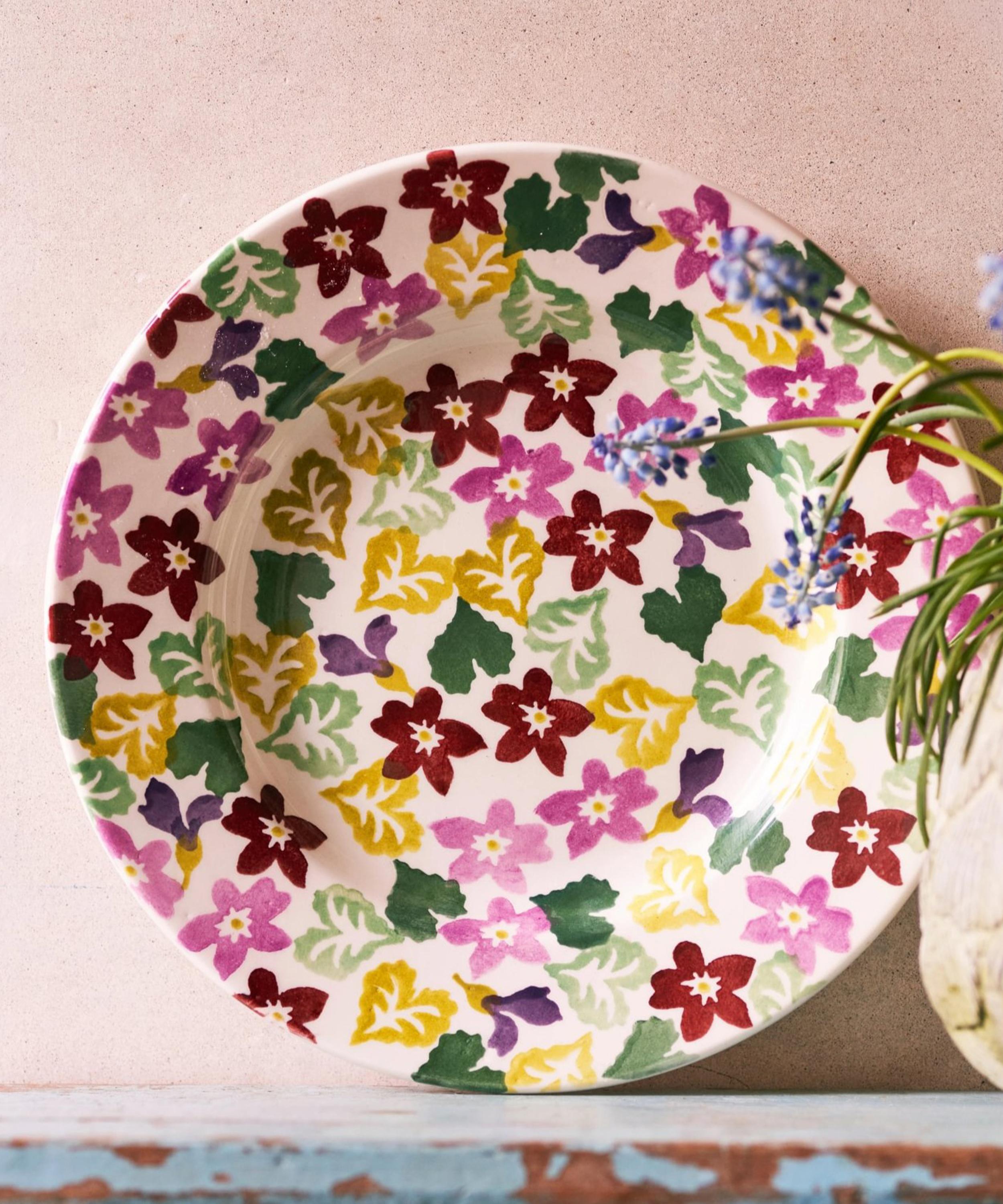 Emma Bridgewater - Sweet Violets 8.5-Inch Plate image number 1