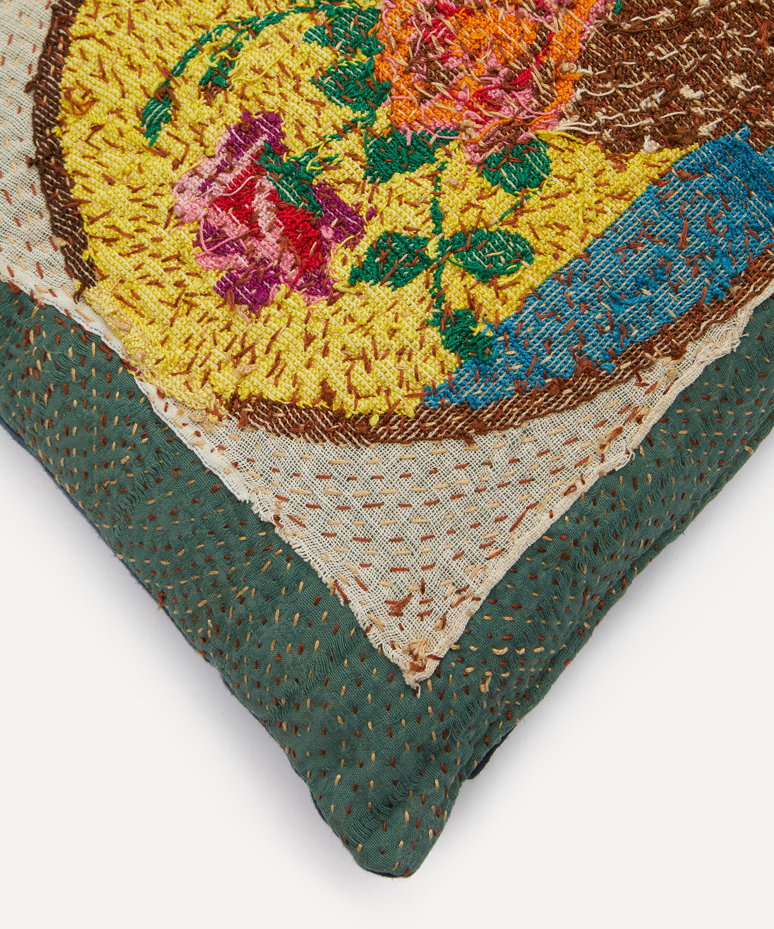 By Walid - 19th-Century French Woollen Needlepoint Cushion 1404 image number 2