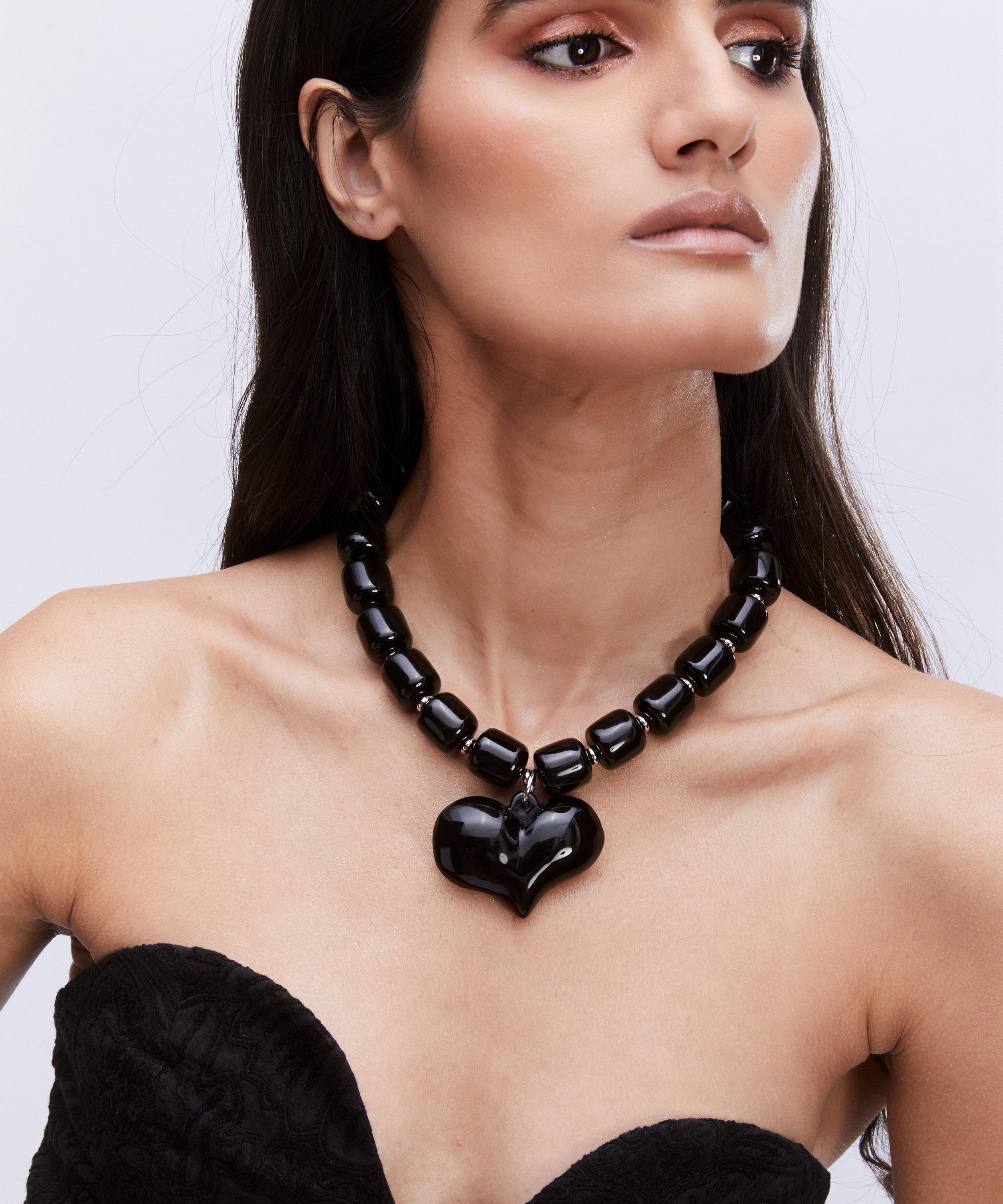 Julietta - Amore Bead Necklace image number 1