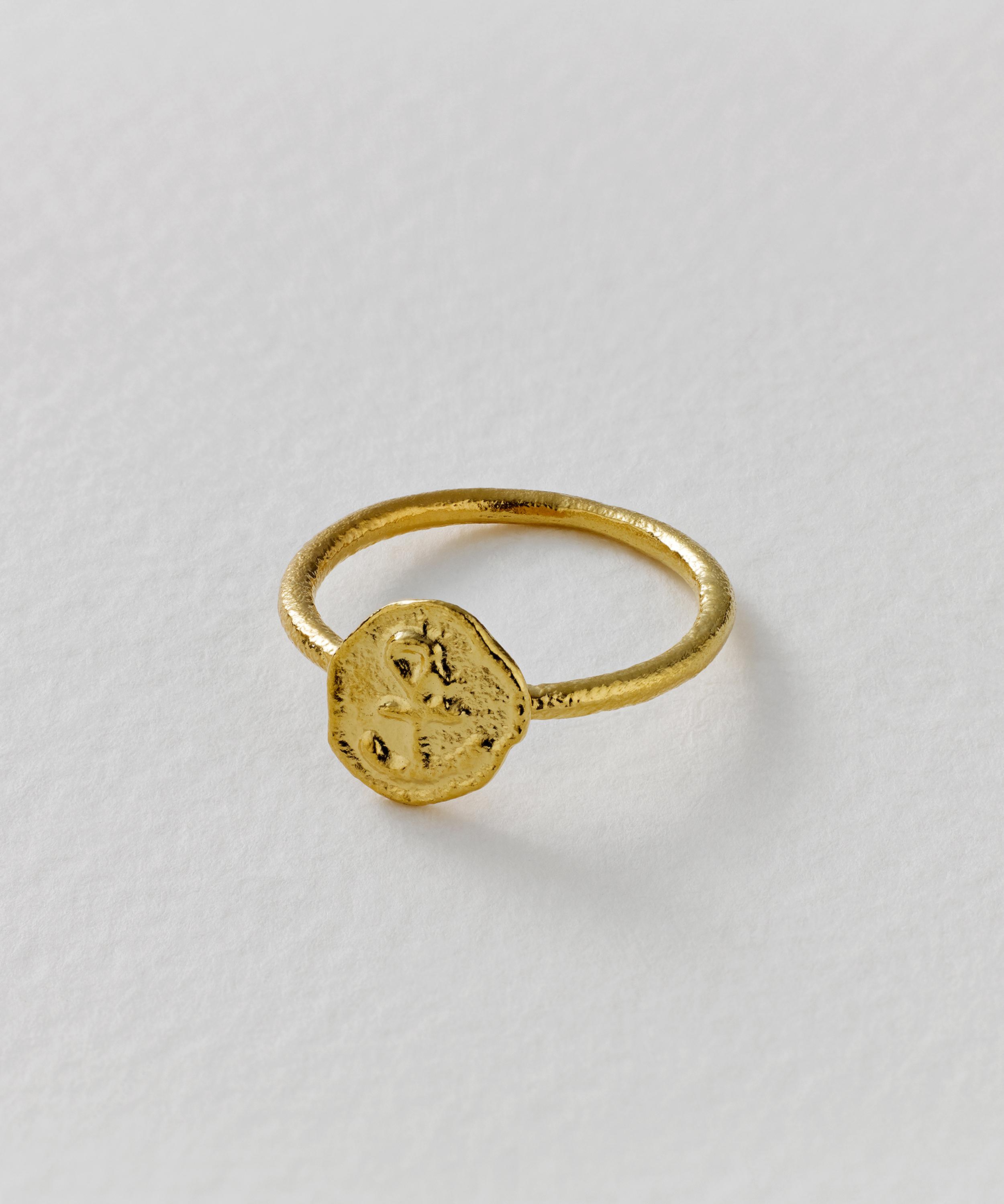 Alex Monroe - 22ct Gold-Plated Mudlarked Anchor Token Stacker Ring image number 2