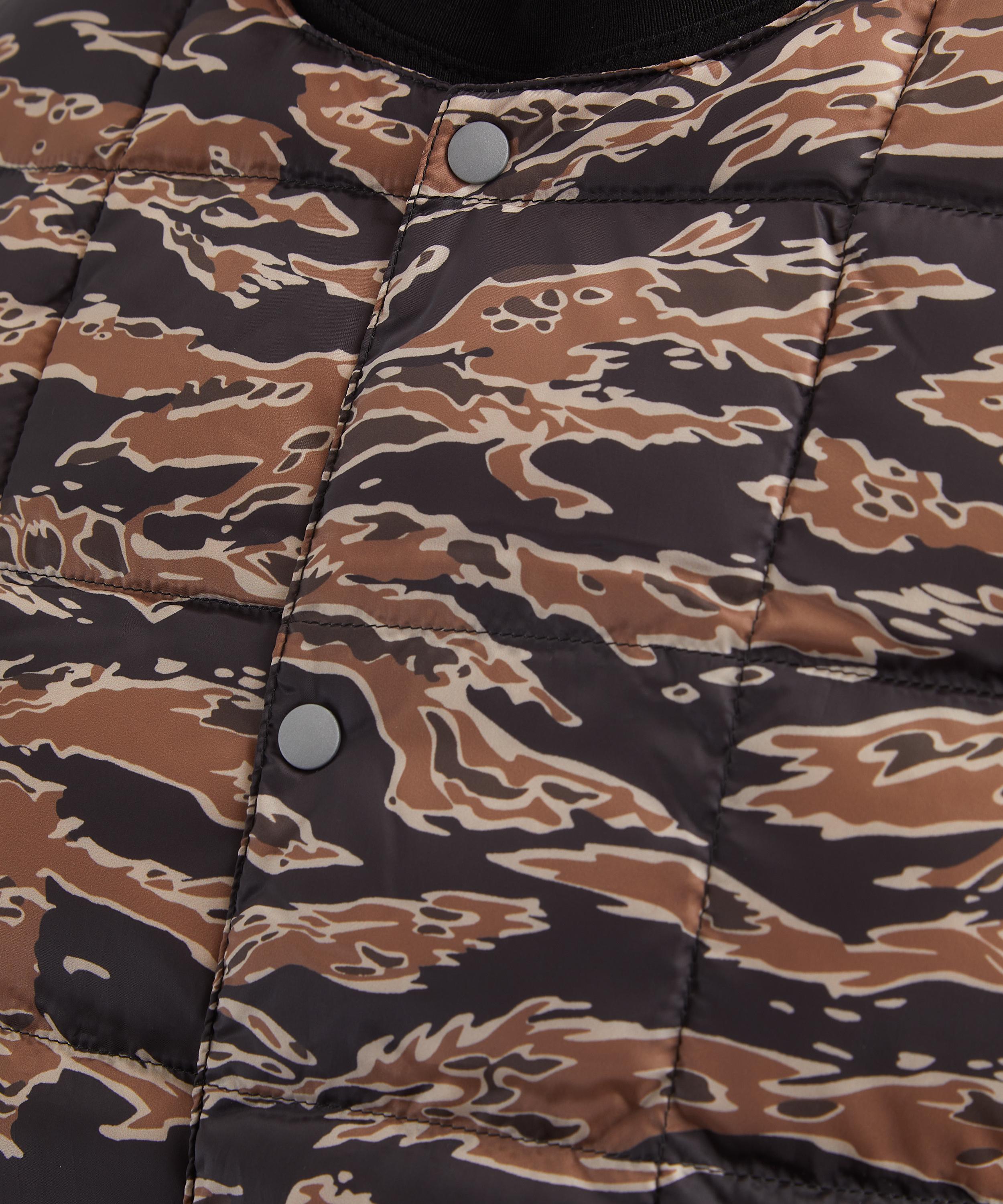 TAION - Tiger Stripe Crew-Neck Down Jacket image number 4