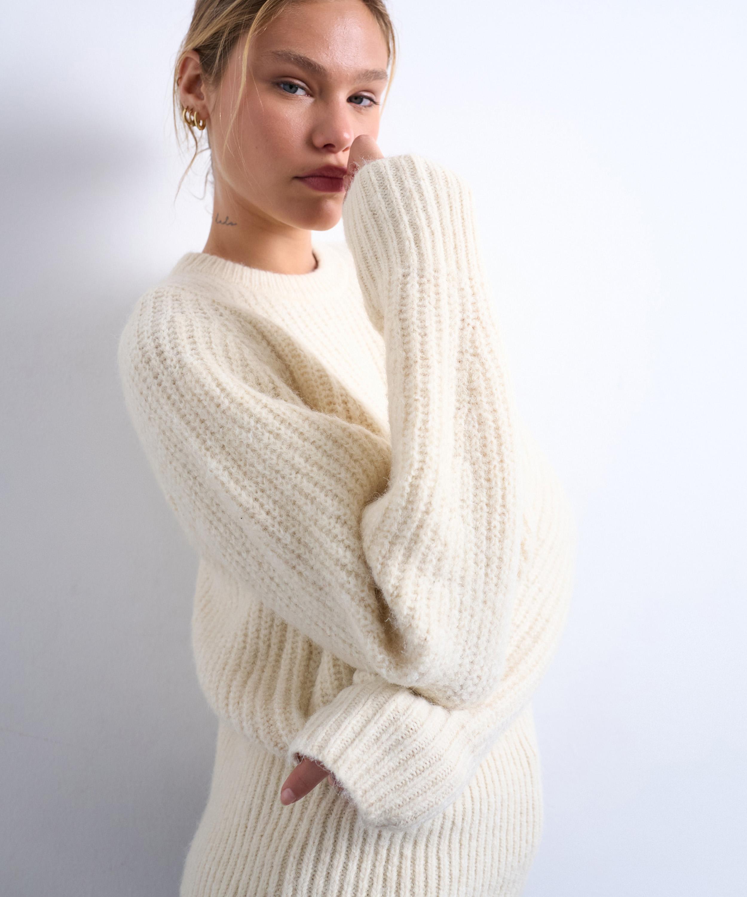 TOPSHOP - Ivory Knitted Rounded Sleeve Jumper image number 1