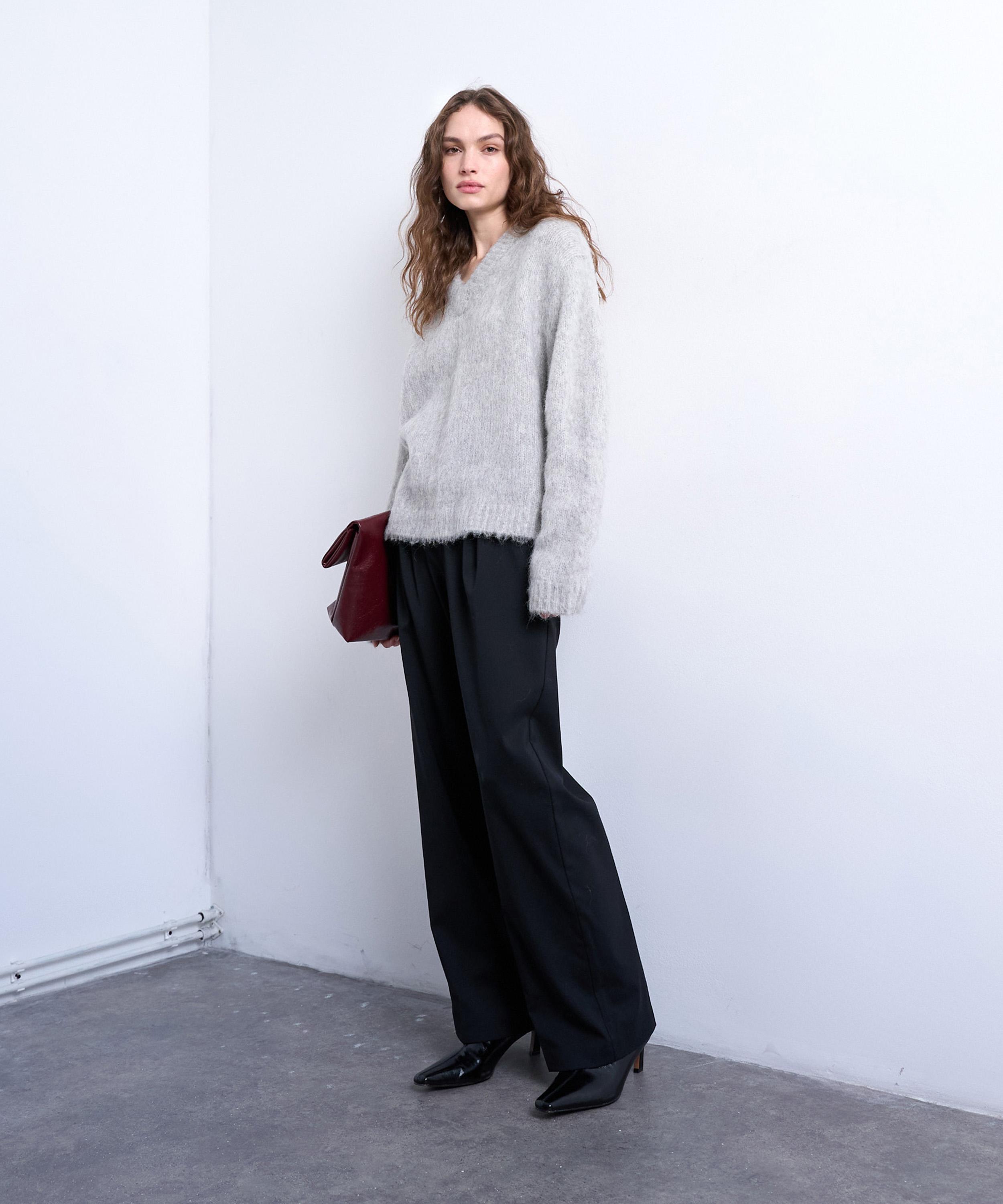 TOPSHOP - Grey Knitted Premium Alpaca Jumper image number 2