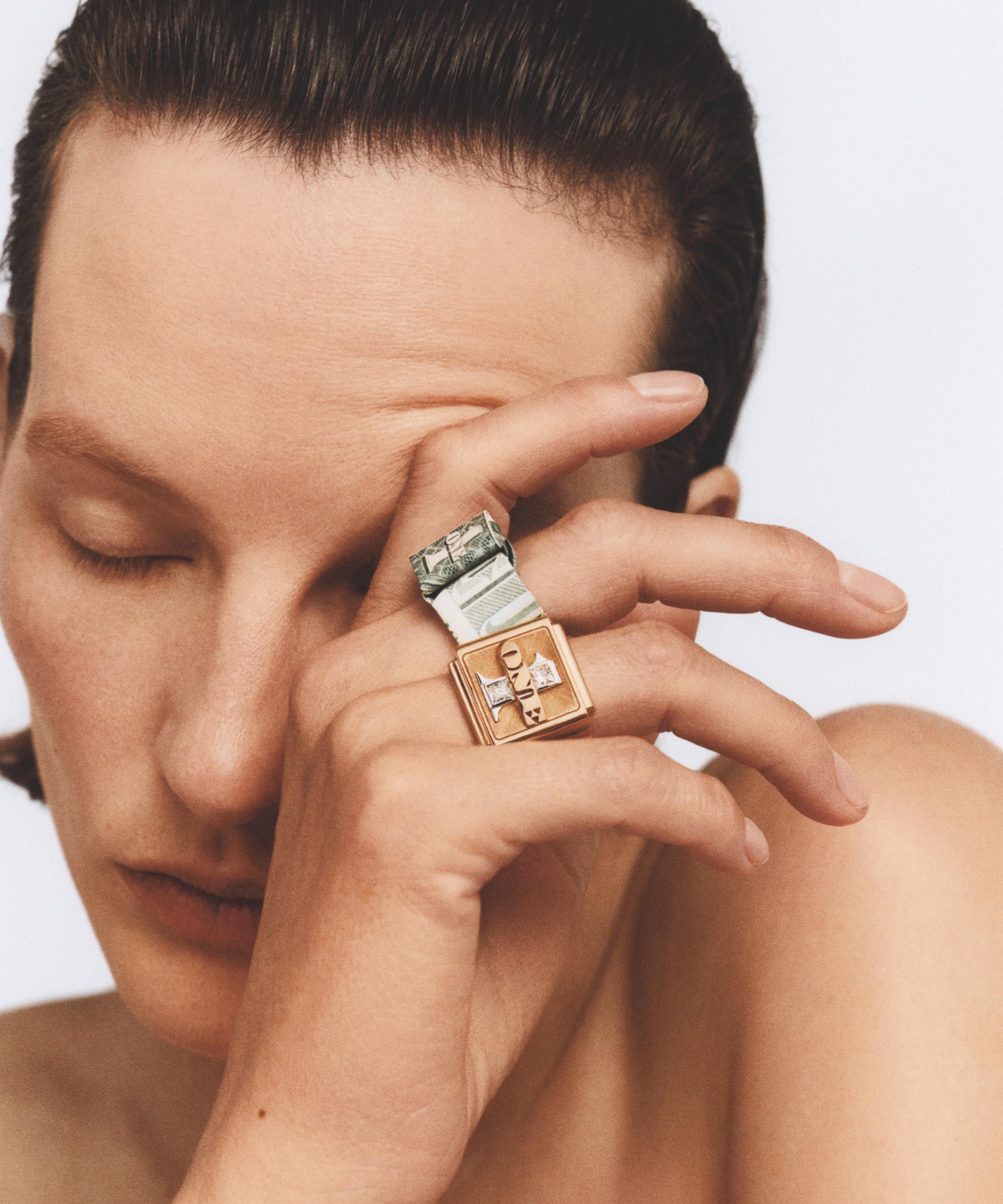 Marie Lichtenberg - 18ct Gold Small Buck Ring image number 2