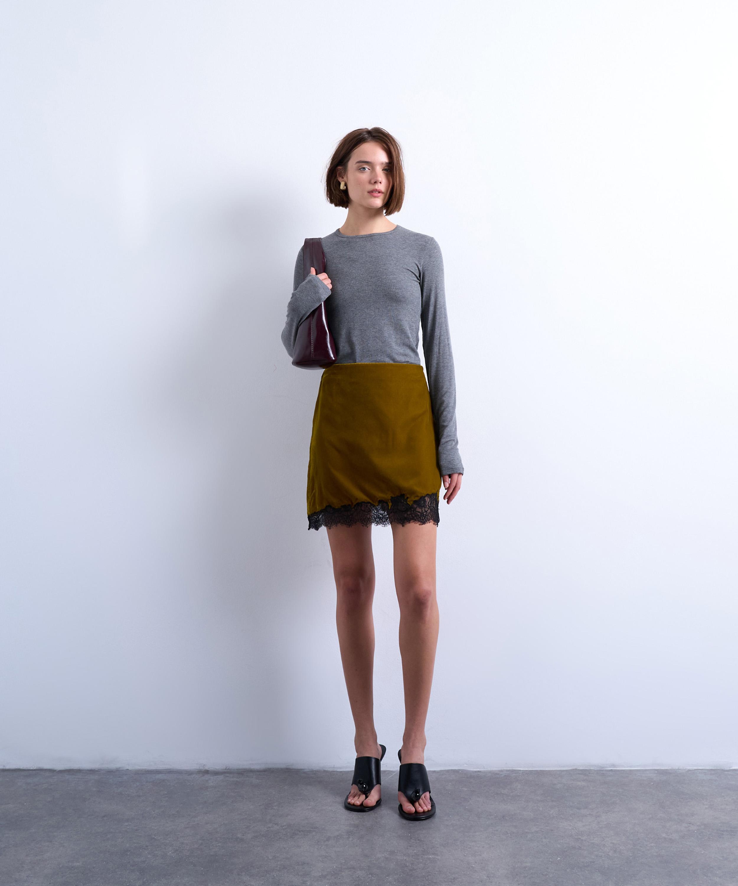 TOPSHOP - Velvet Lace Mini Skirt image number 1