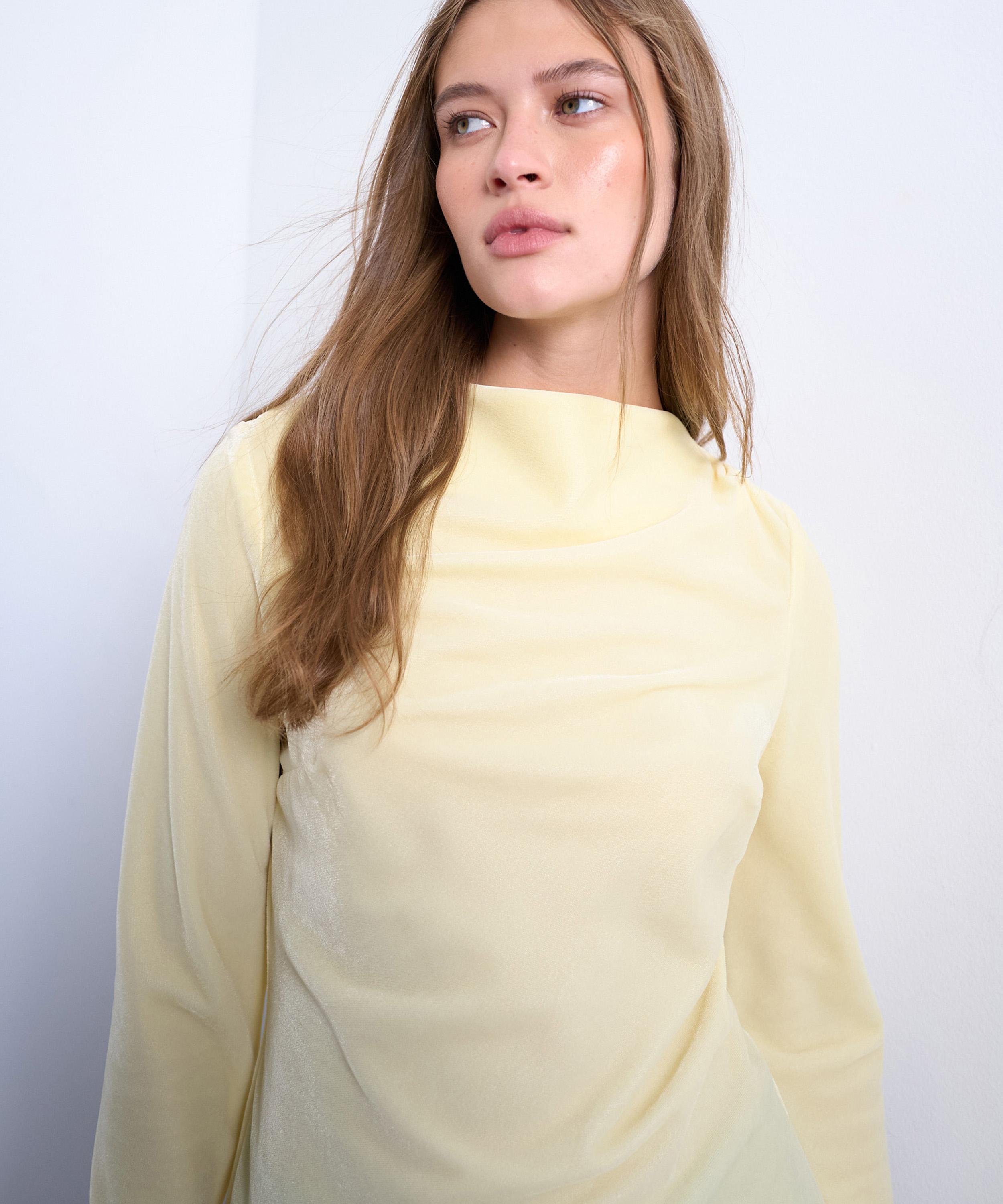 TOPSHOP - Buttermilk Long Sleeve Drape Neck Velvet Top image number 2