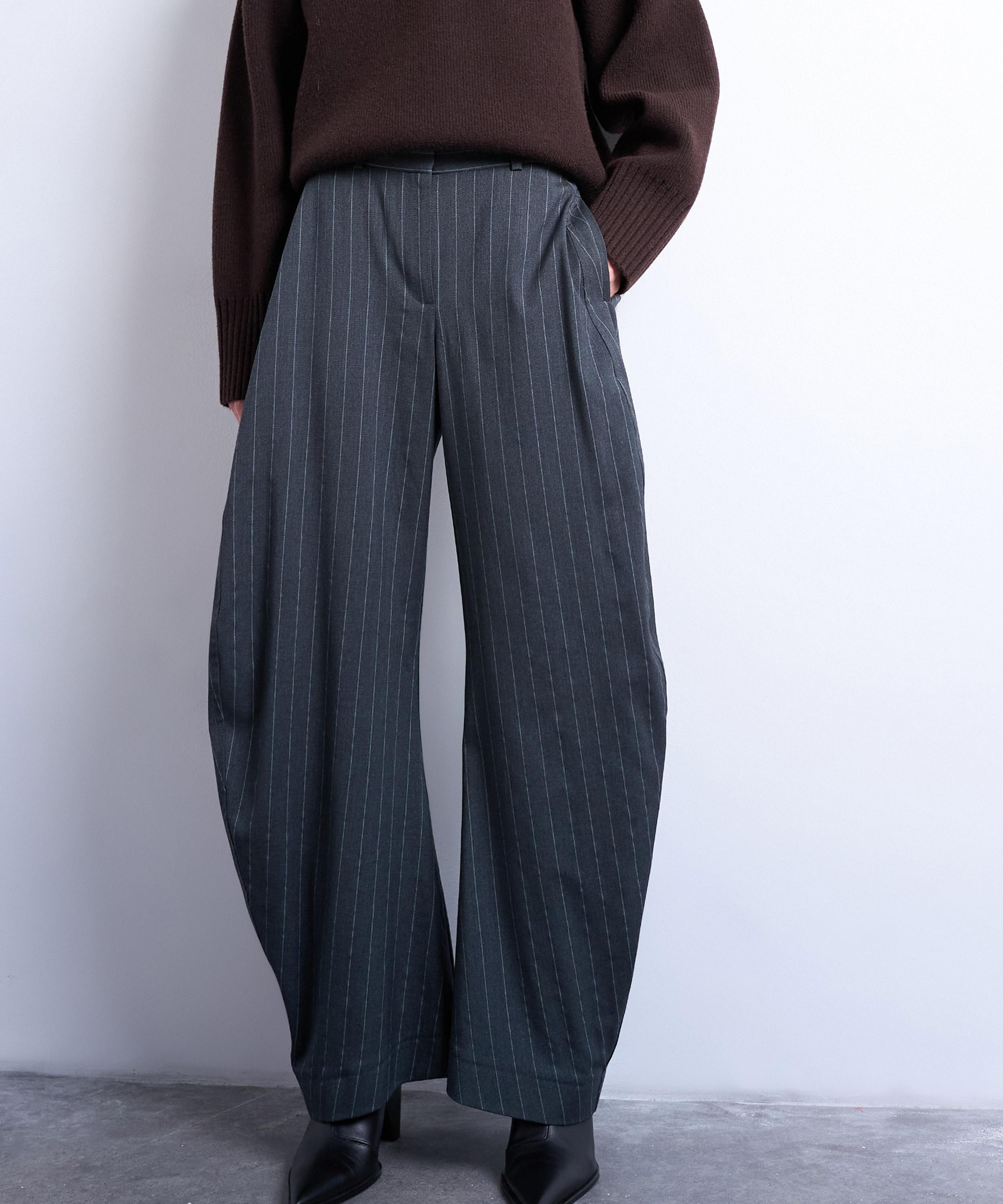 TOPSHOP - Tailored Stripe Barrel Leg Trousers