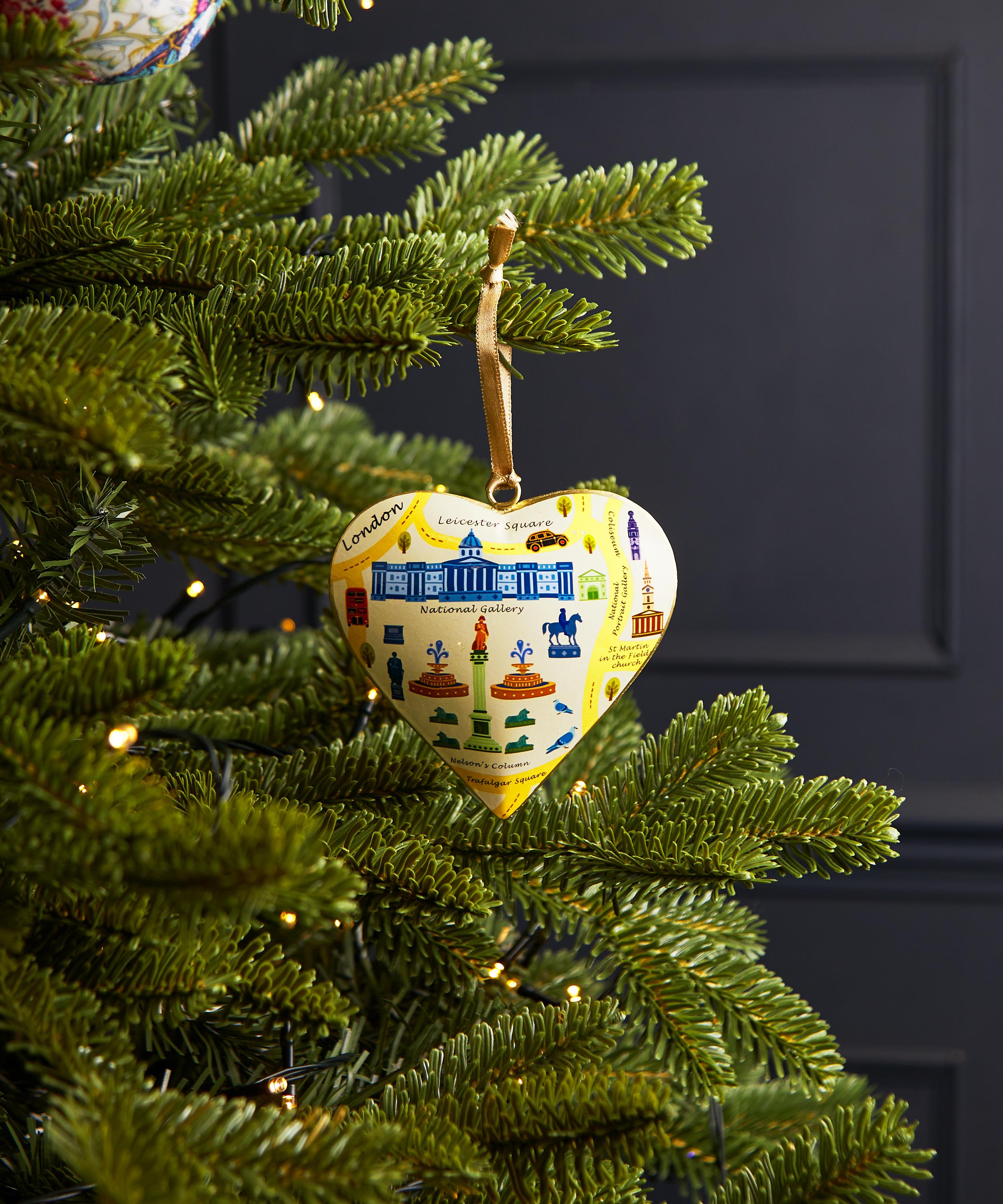 Christmas - Trafalgar Square Heart Ornament image number 1
