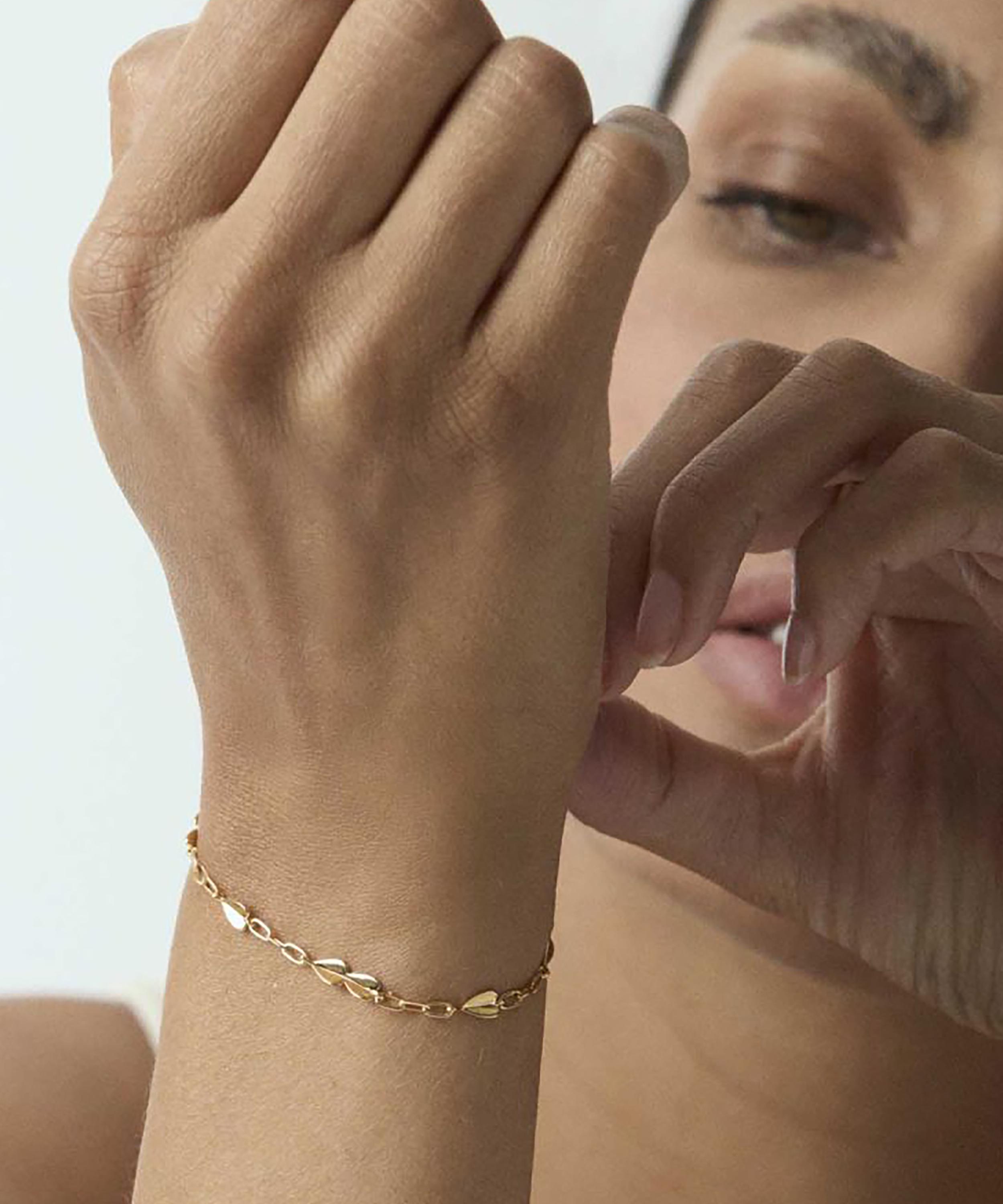 Dinny Hall - 18ct Gold-Plated Vermeil Silver Folded Heart Chain Bracelet image number 1