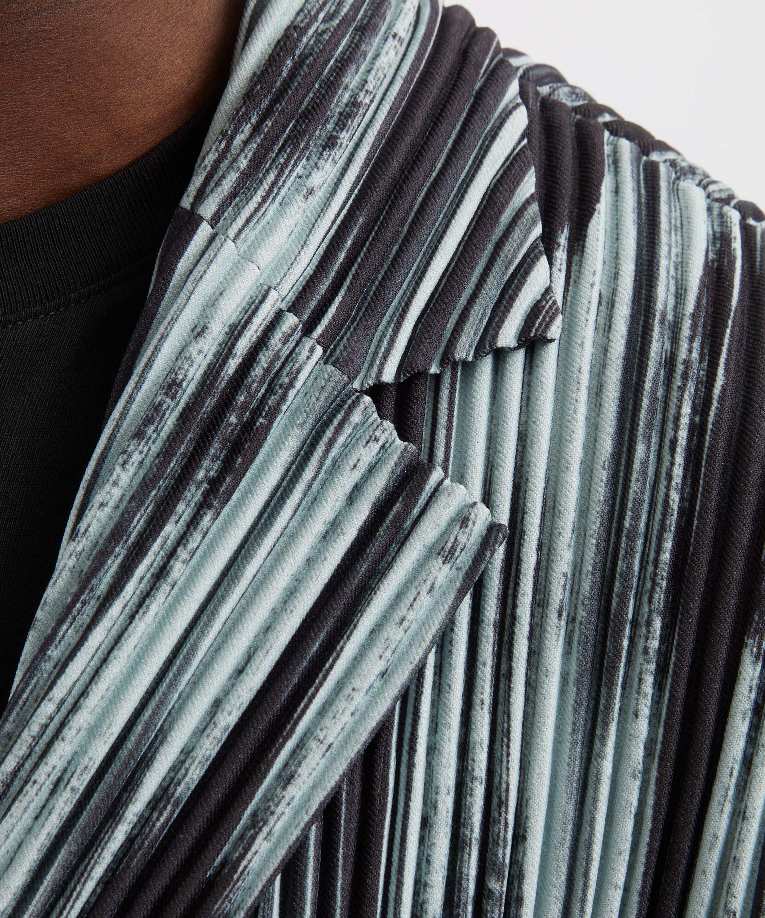 HOMME PLISSÉ ISSEY MIYAKE - BRUSHSTROKE STRIPE Pleated Jacket image number 4