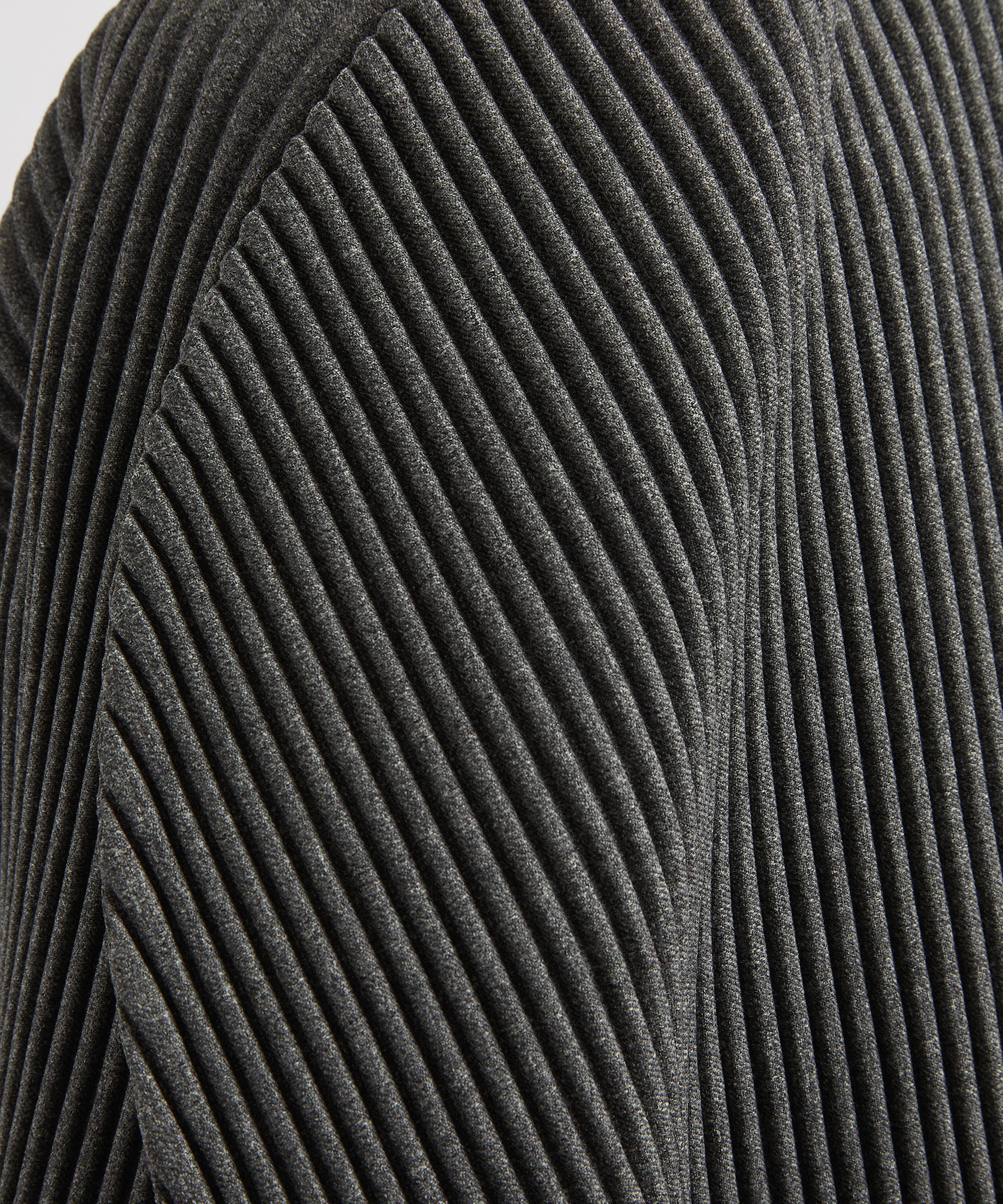 HOMME PLISSÉ ISSEY MIYAKE - Pleated Half Zip Top image number 4