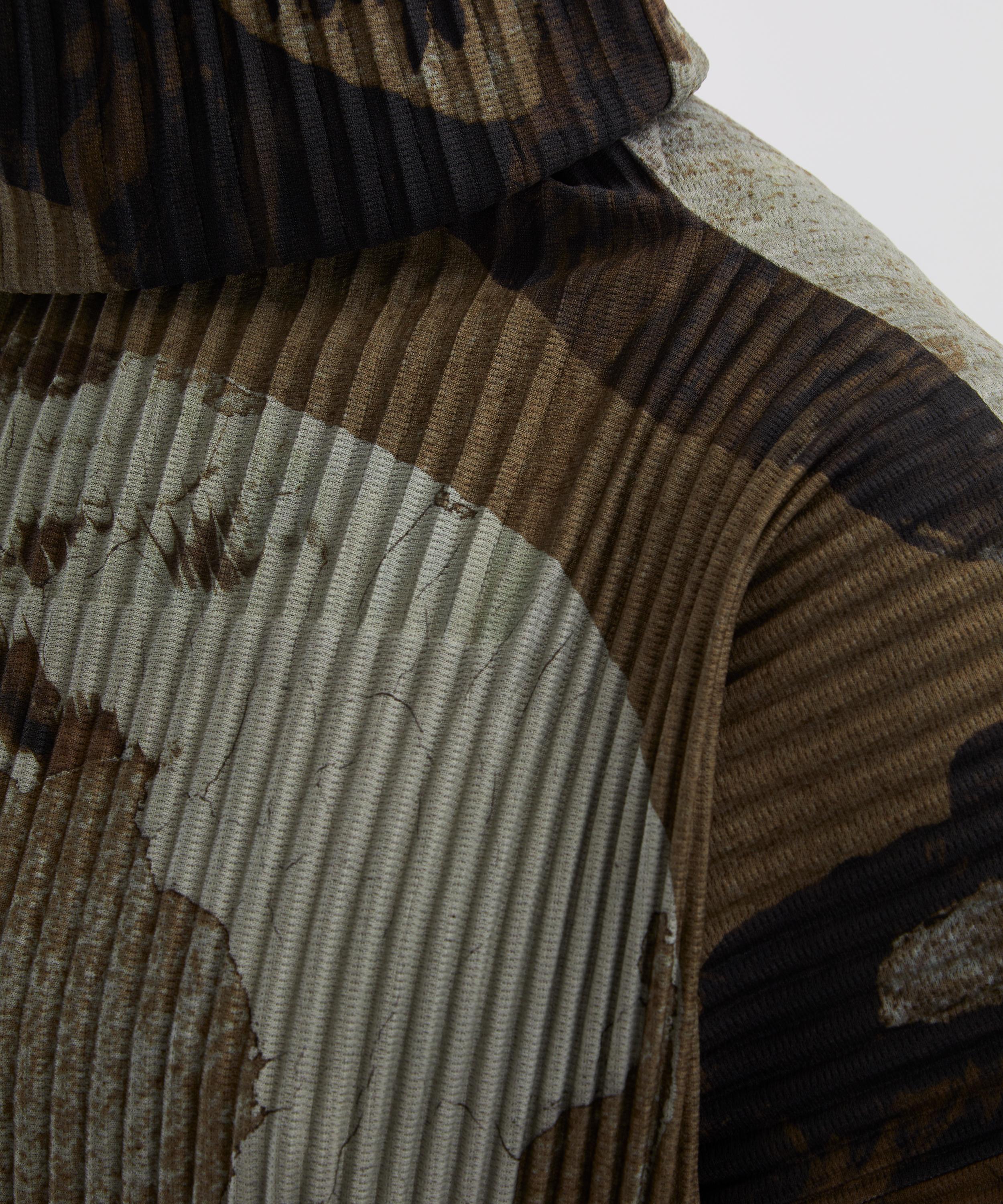 HOMME PLISS&Eacute; ISSEY MIYAKE - PAINTED STONE Pleated Top image number 4