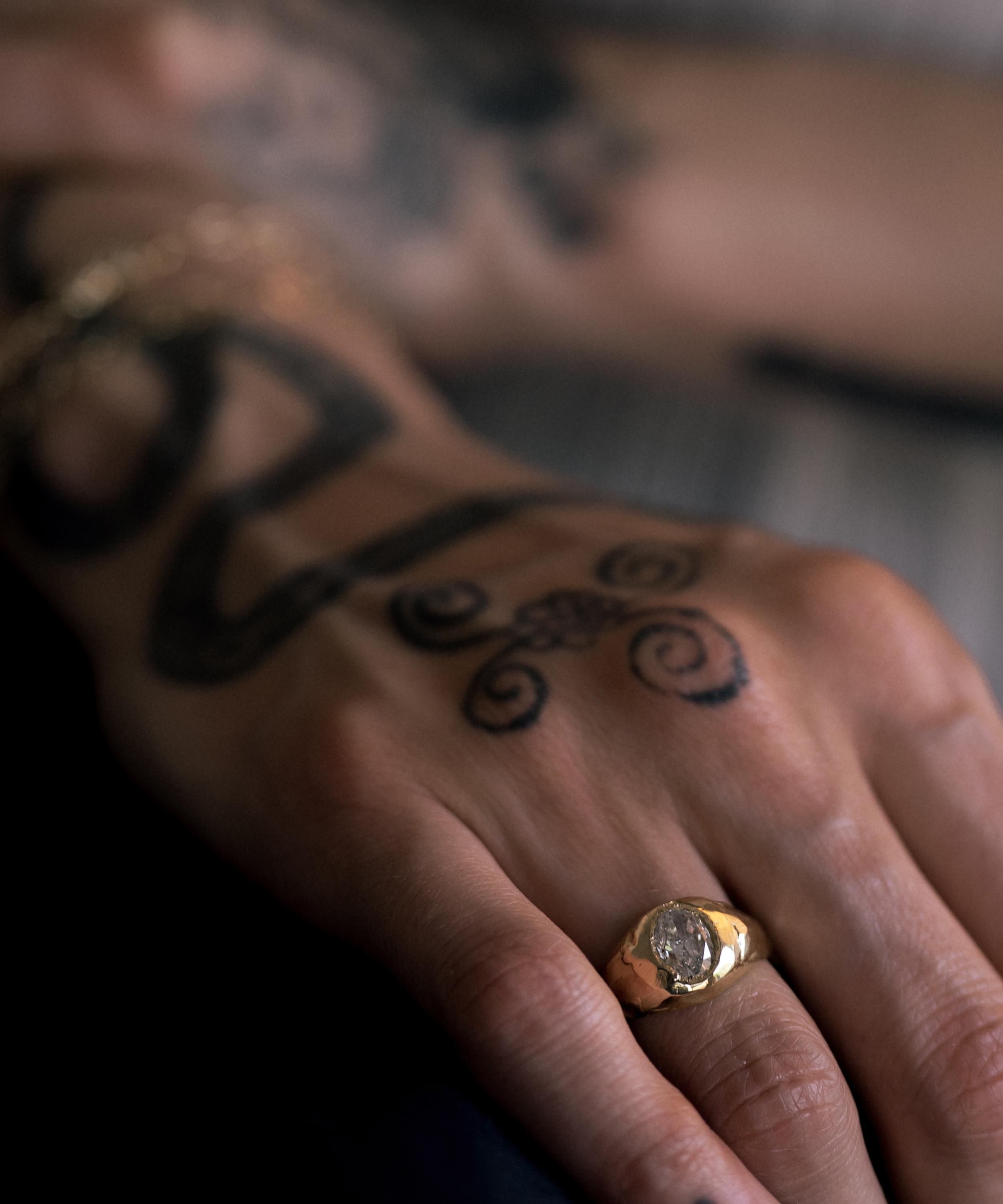 Ellis Mhairi Cameron - 14ct Gold Armach Oval White Diamond Engagement Signet Ring image number 1