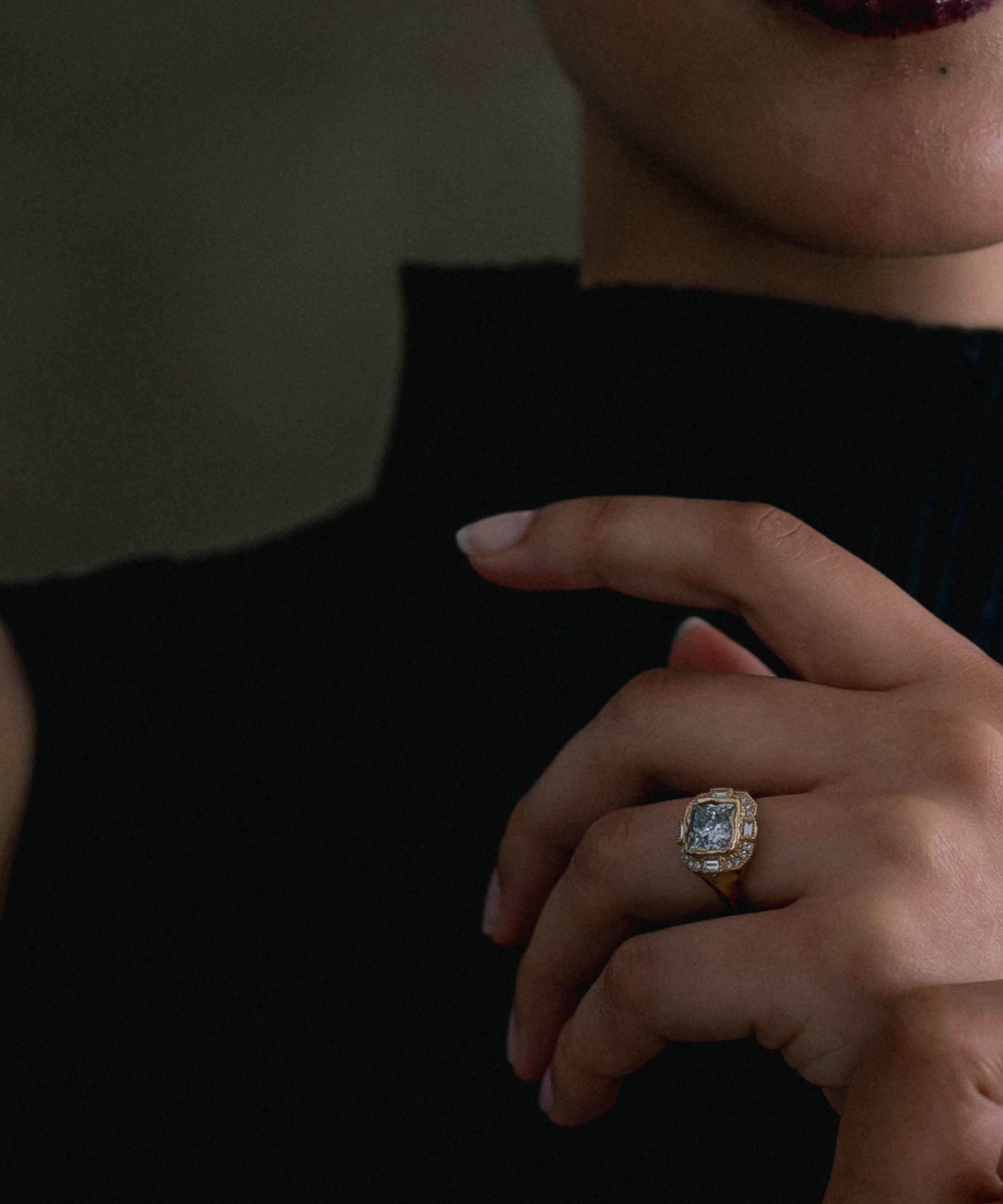 Ellis Mhairi Cameron - 14ct Gold Armach Salt and Pepper Diamond Cocktail Ring image number 1