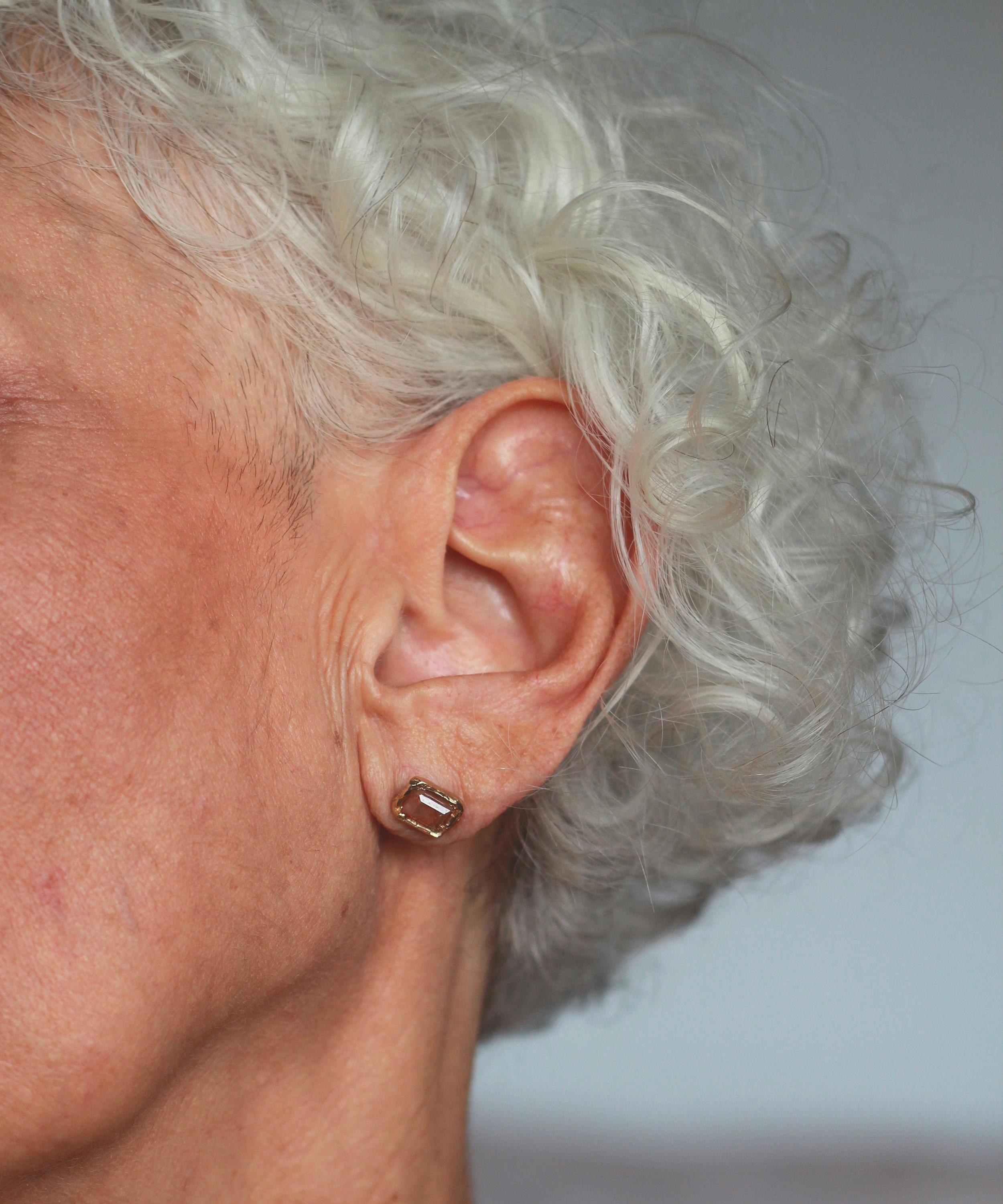 Ellis Mhairi Cameron - 14ct Gold Wine Red Organic Diamond Stud Earrings image number 1