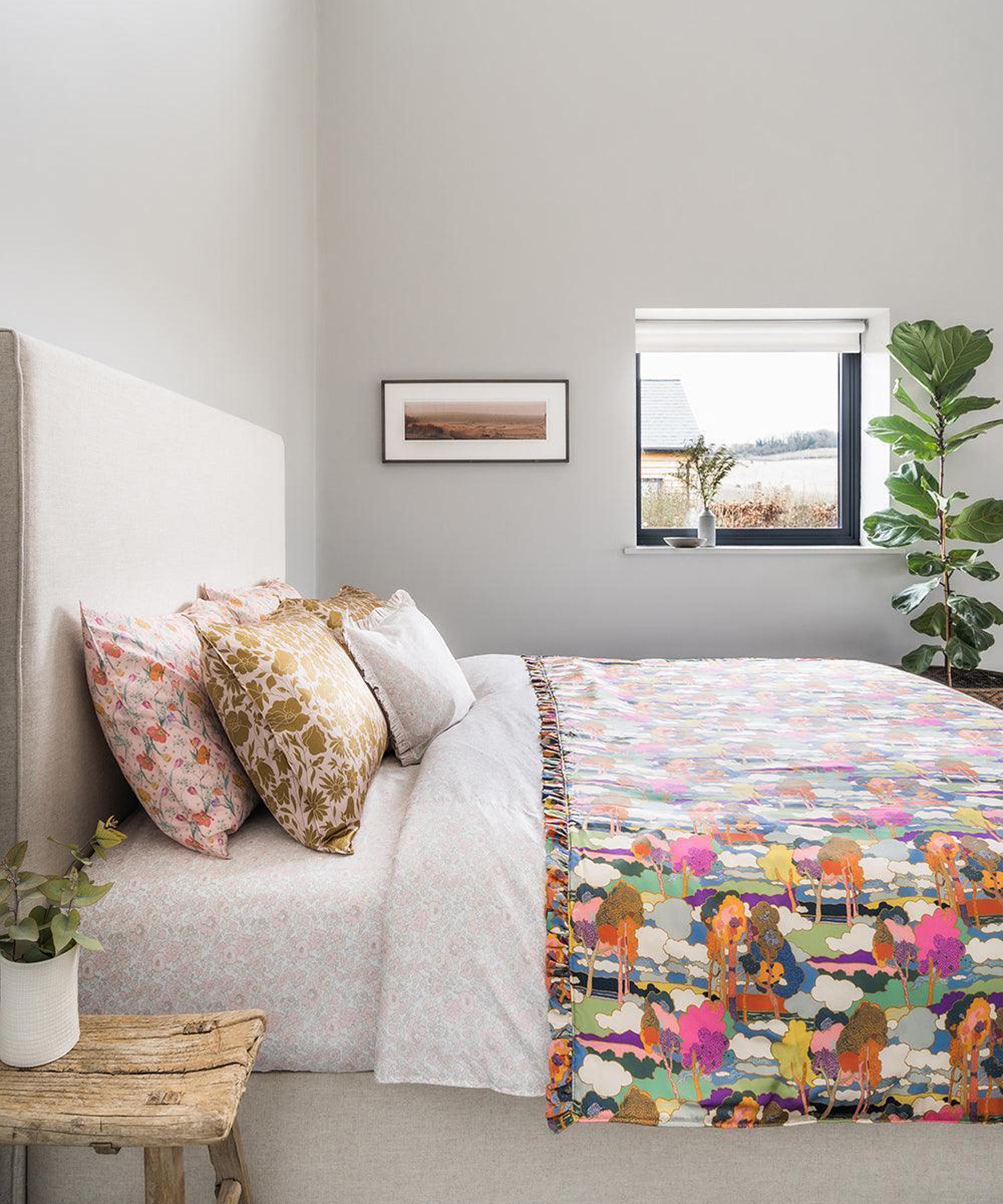 Coco & Wolf - Betsy Lace Bonneville Cotton King Duvet Set image number 1