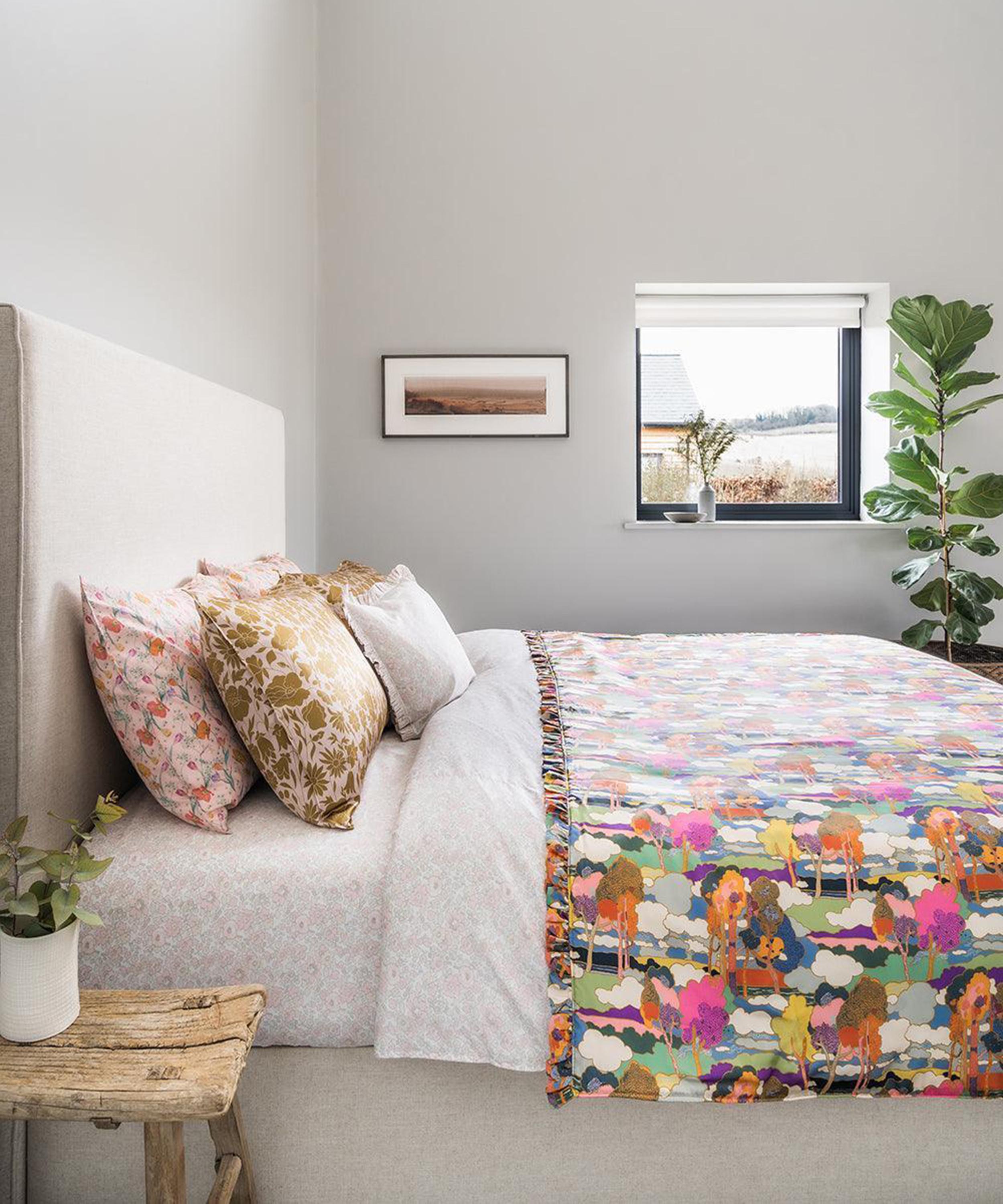 Coco & Wolf - Betsy Lace Bonneville Cotton Super King Duvet Set image number 1