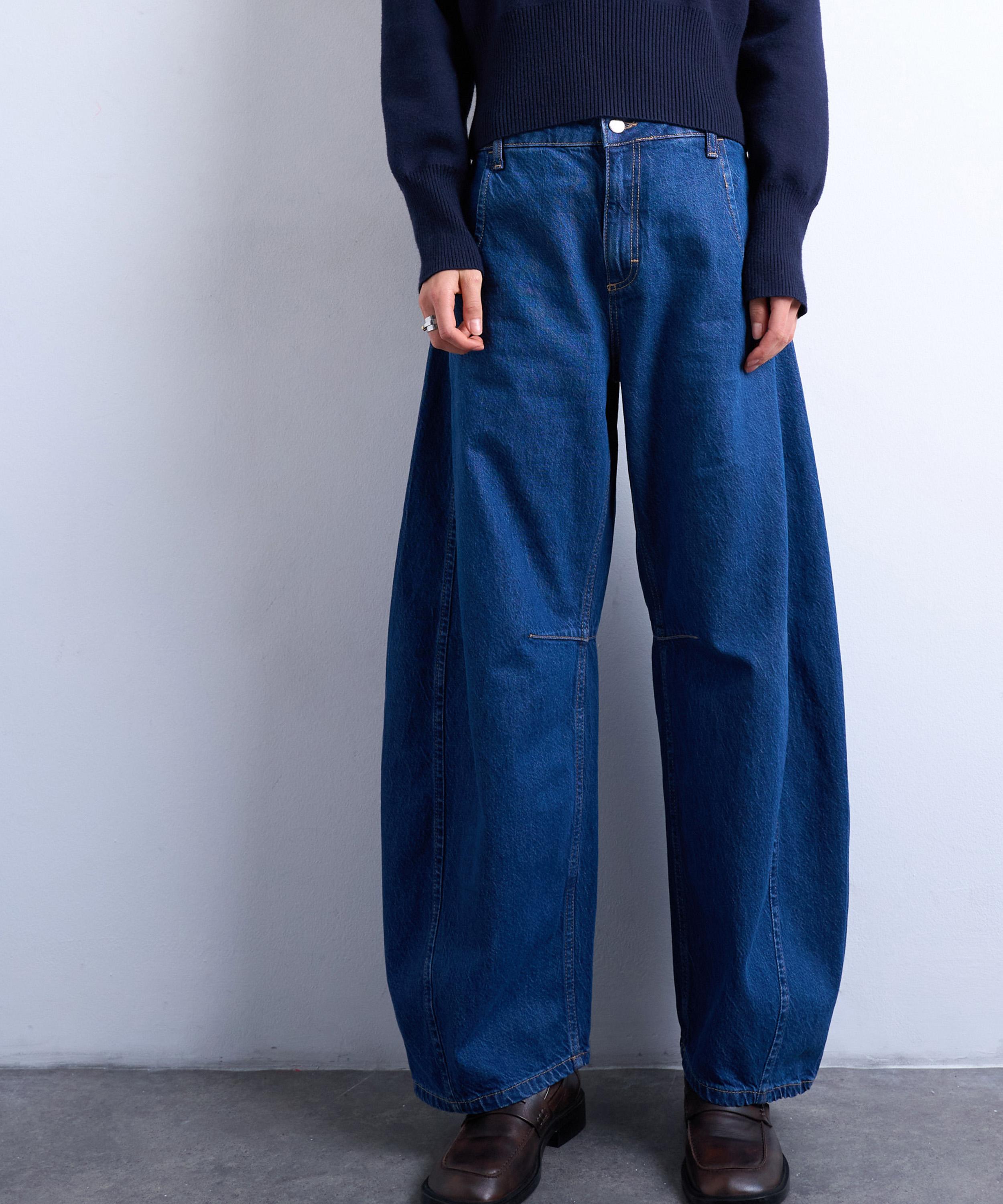TOPSHOP - Indigo Rinse Horseshoe High Rise Barrel Jeans image number 3