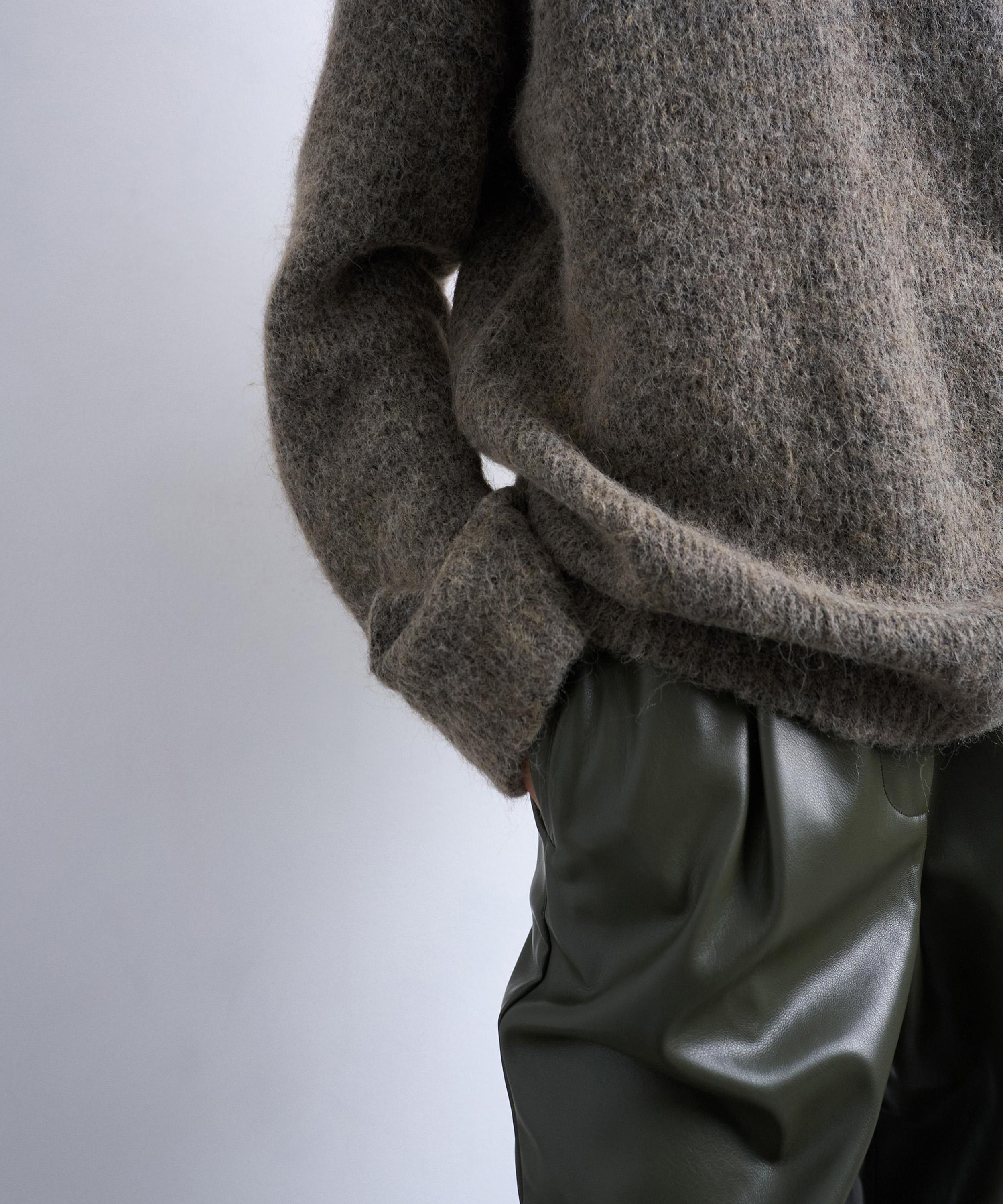 TOPSHOP - Knitted Boxy Fluffy Crew Jumper image number 2