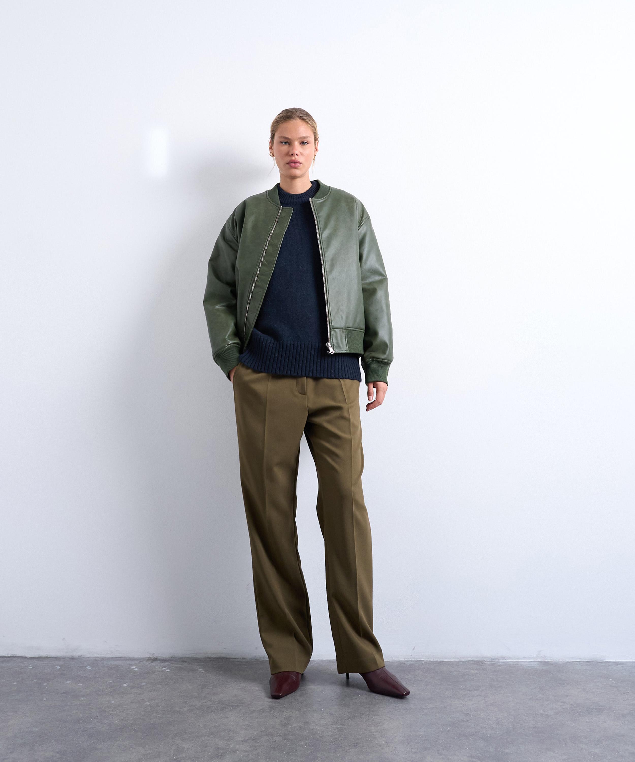 TOPSHOP - Navy Knitted Premium Lambswool Jumper image number 1