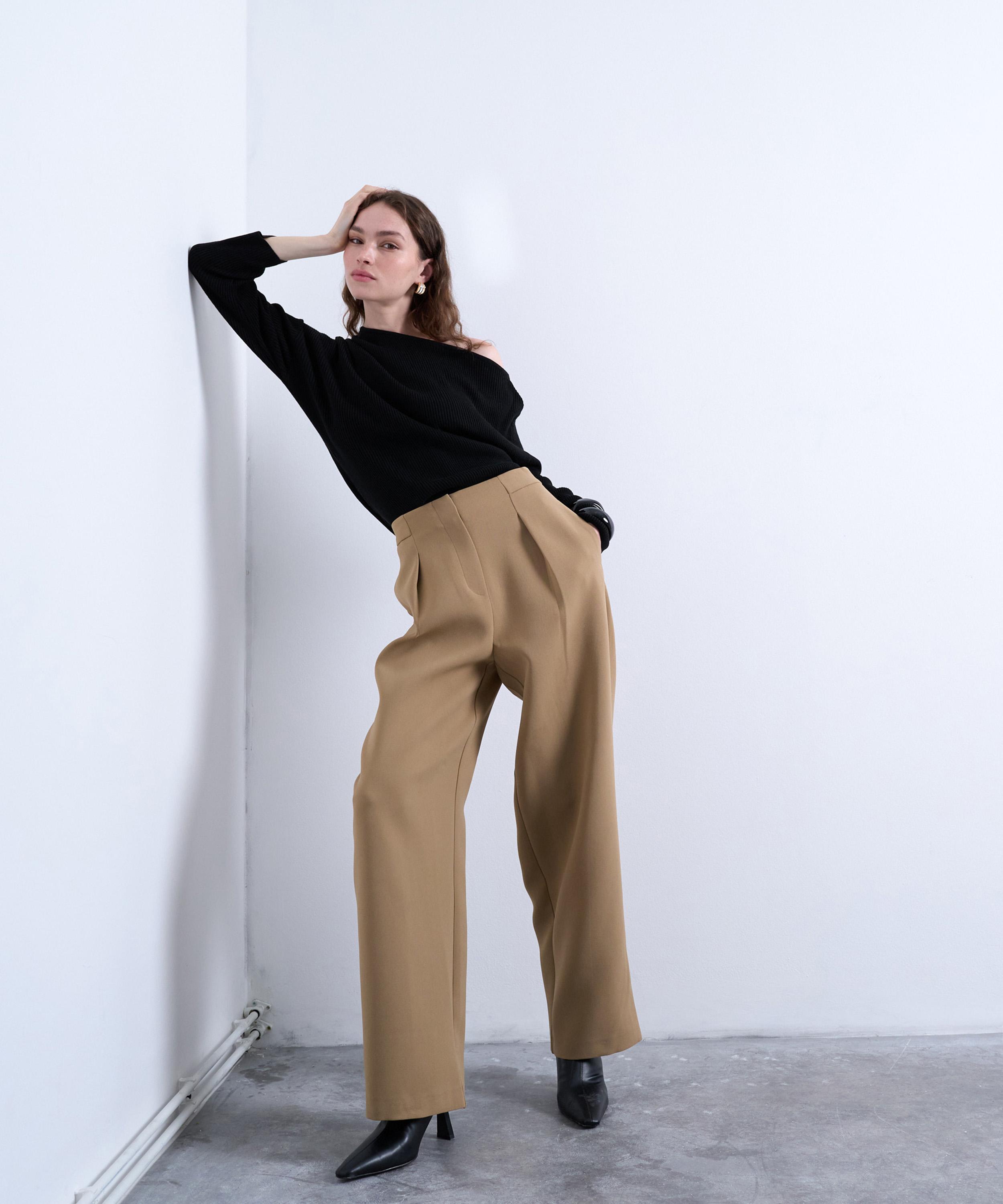 TOPSHOP - Slouchy Clean Waist Band Tailored Trousers image number 1