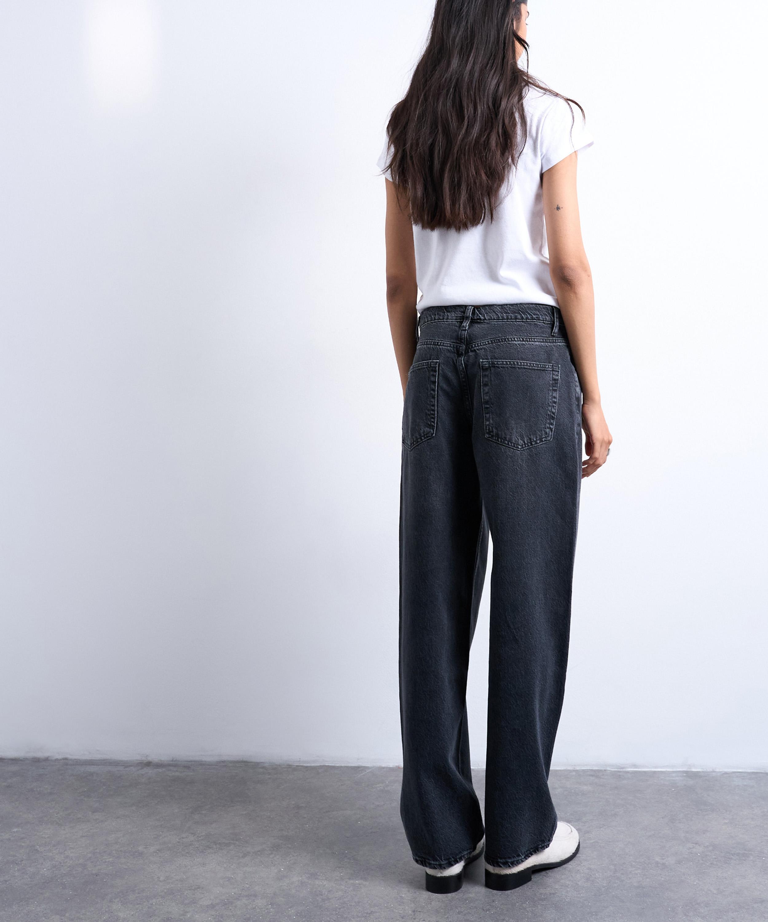 TOPSHOP - Lowrie Low-Rise Baggy Jeans in Washed Black image number 1