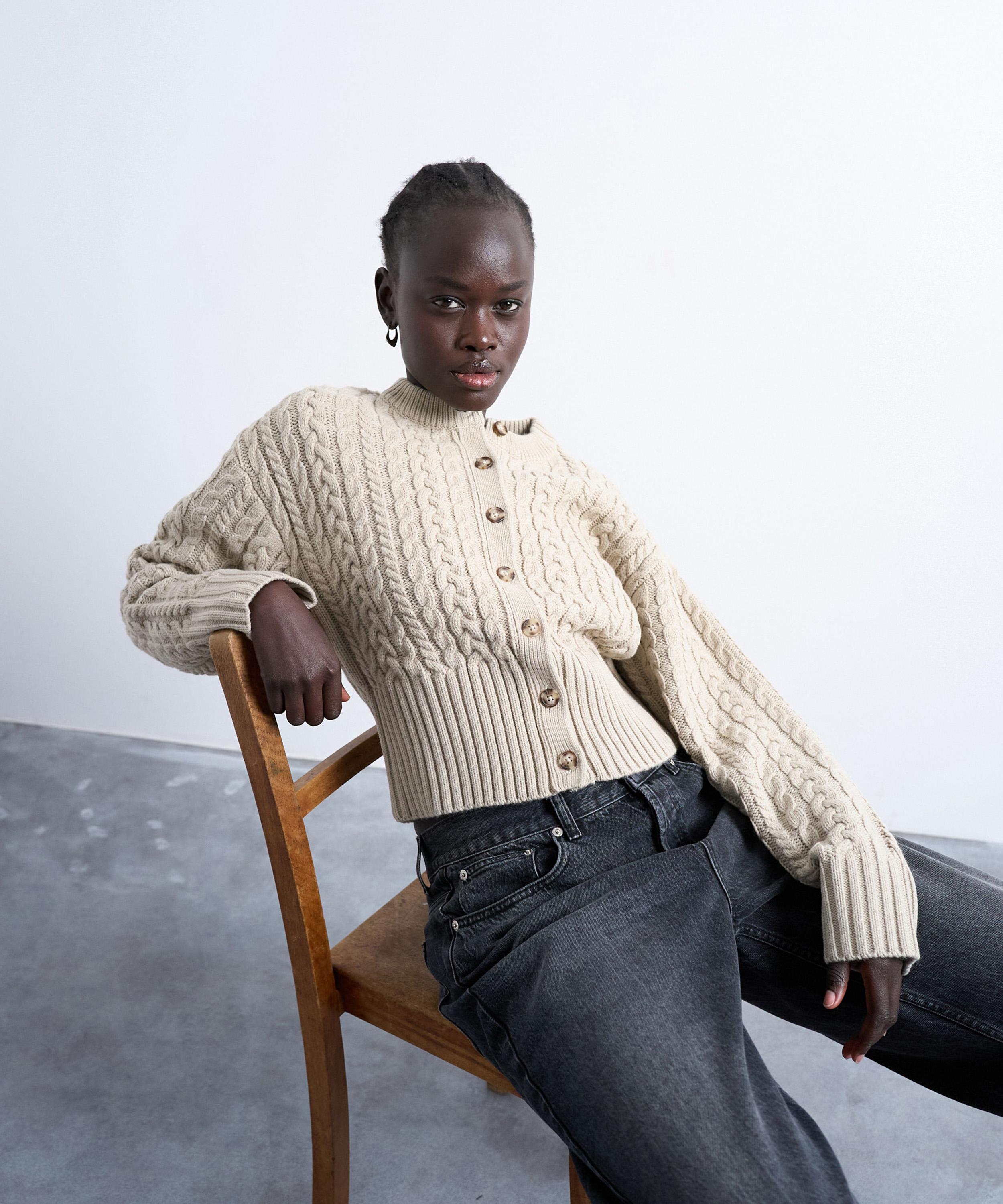 TOPSHOP - Oat Knitted Cable Fitted Waist Cardigan