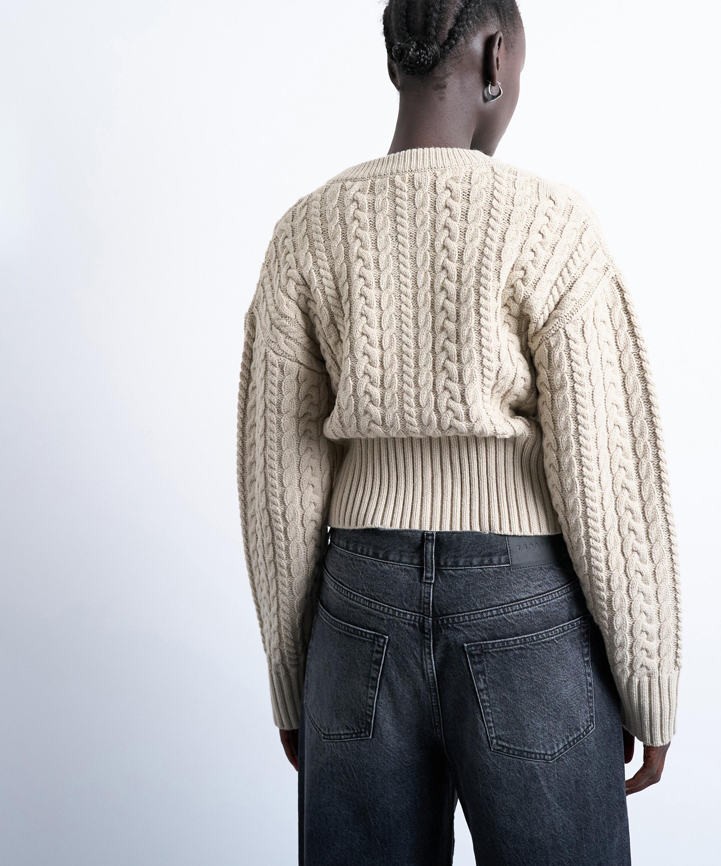 TOPSHOP - Oat Knitted Cable Fitted Waist Cardigan image number 3