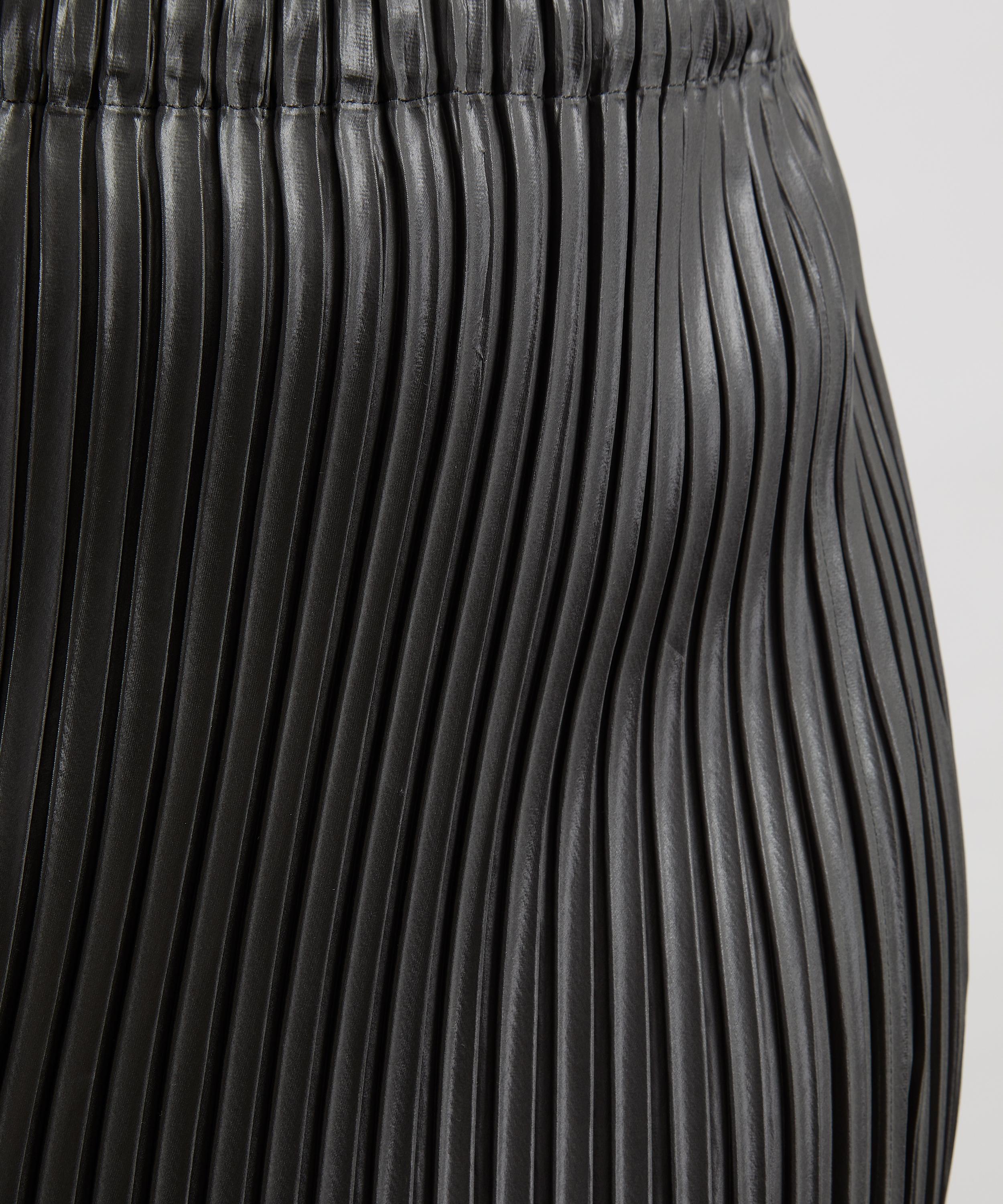 Issey Miyake - GLOSSED-METAL-PLEATS Maxi Skirt image number 4