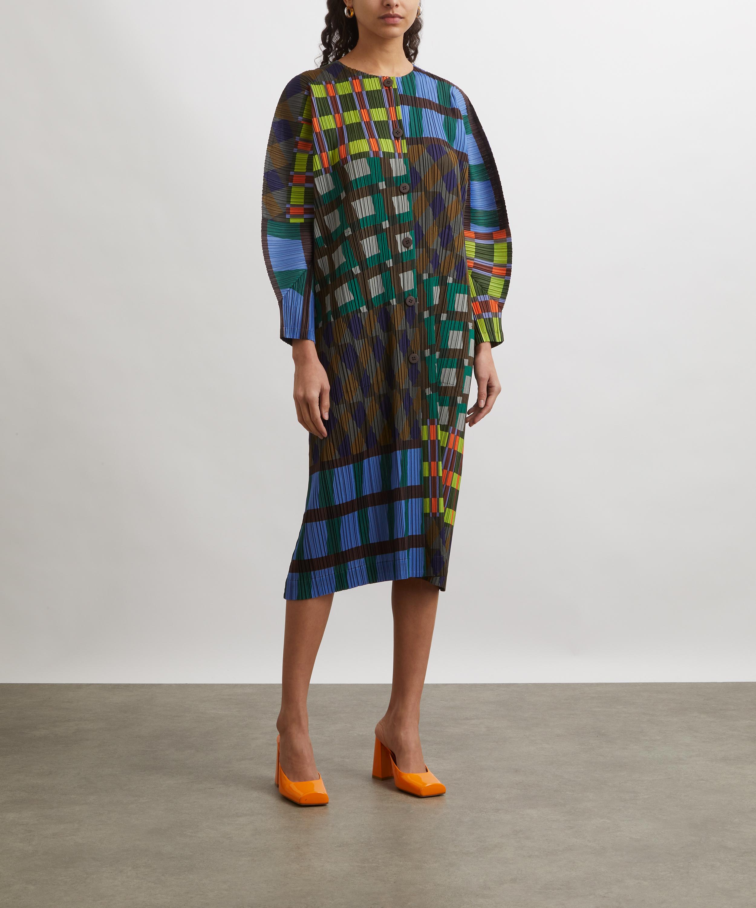 Pleats Please Issey Miyake - HARMONY Pleated Coat image number 2