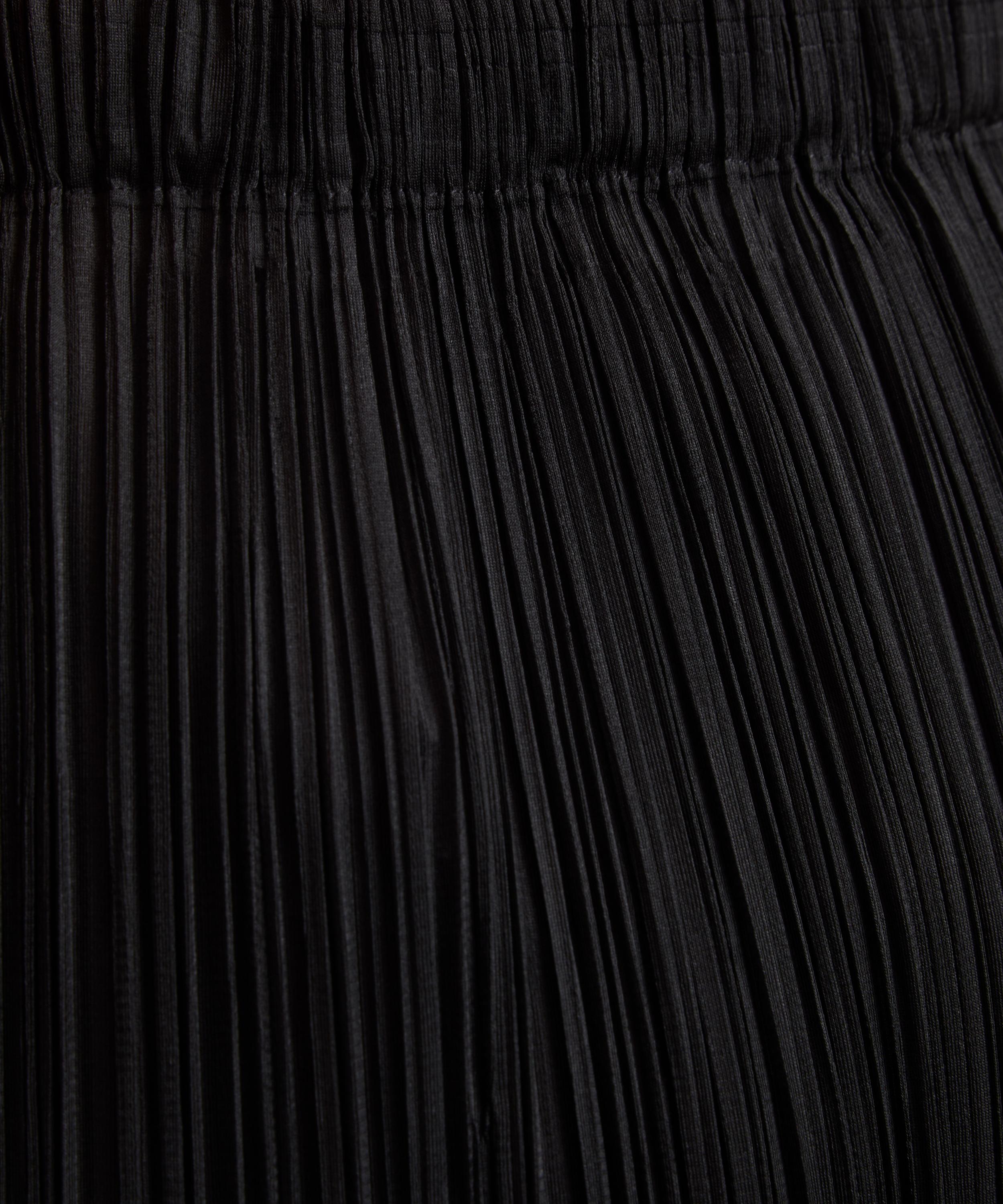 Pleats Please Issey Miyake - OLE Black Pleated Skirt image number 4