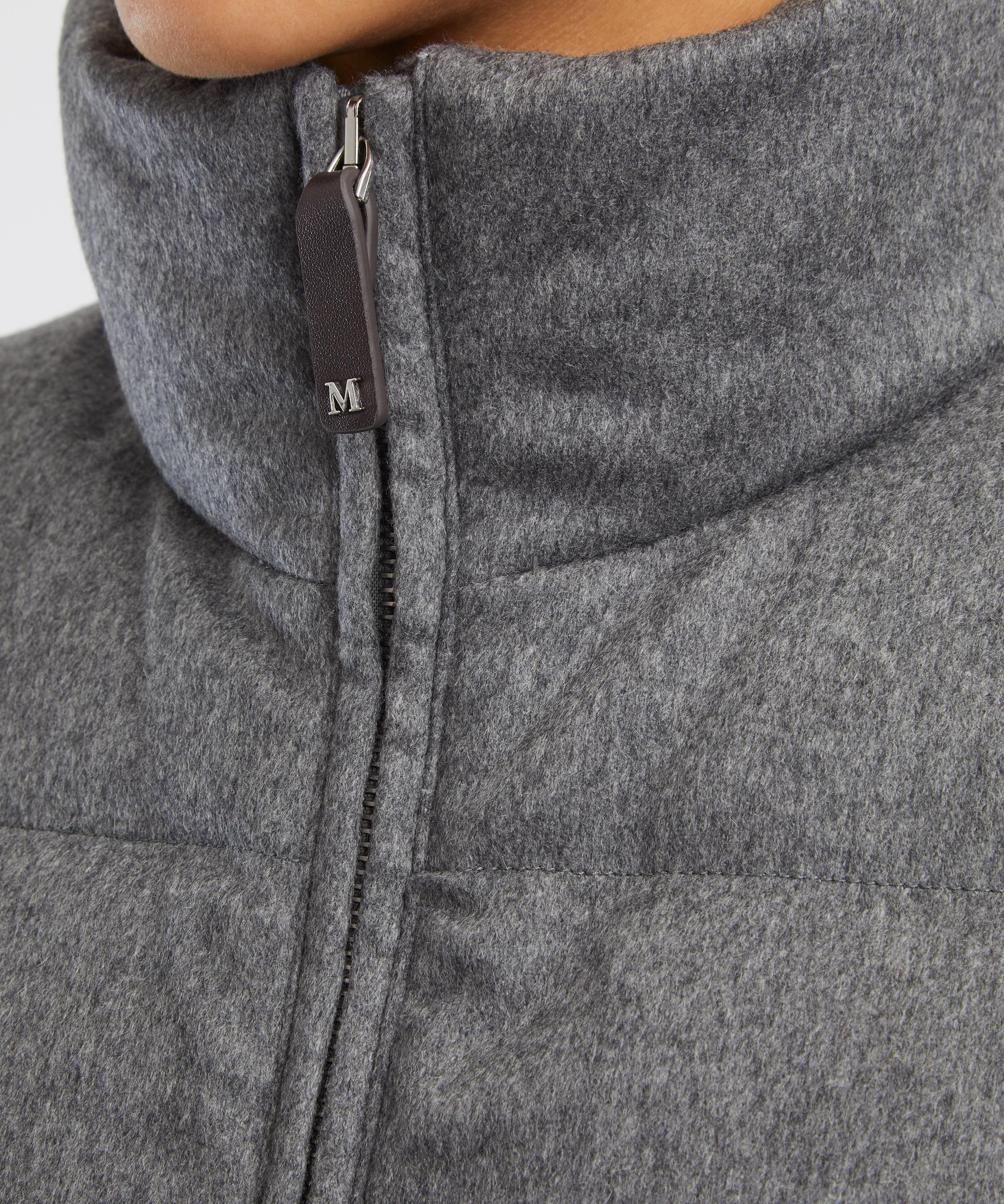 Max Mara - Amoroso Water-Repellent Padded Cashmere Canvas Gilet image number 4