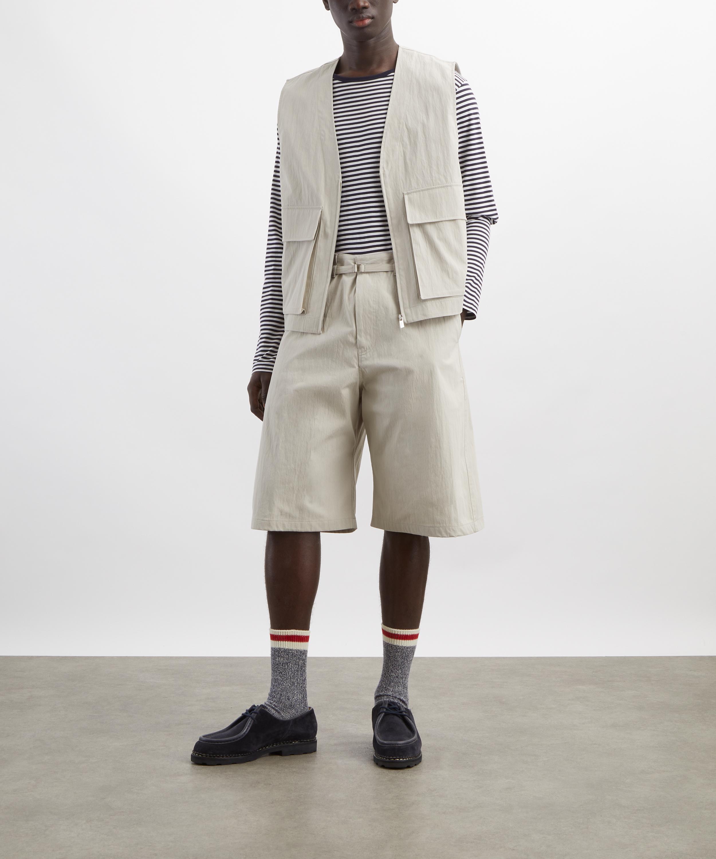 Le17septembre - Light Grey Belted Curved Shorts image number 1