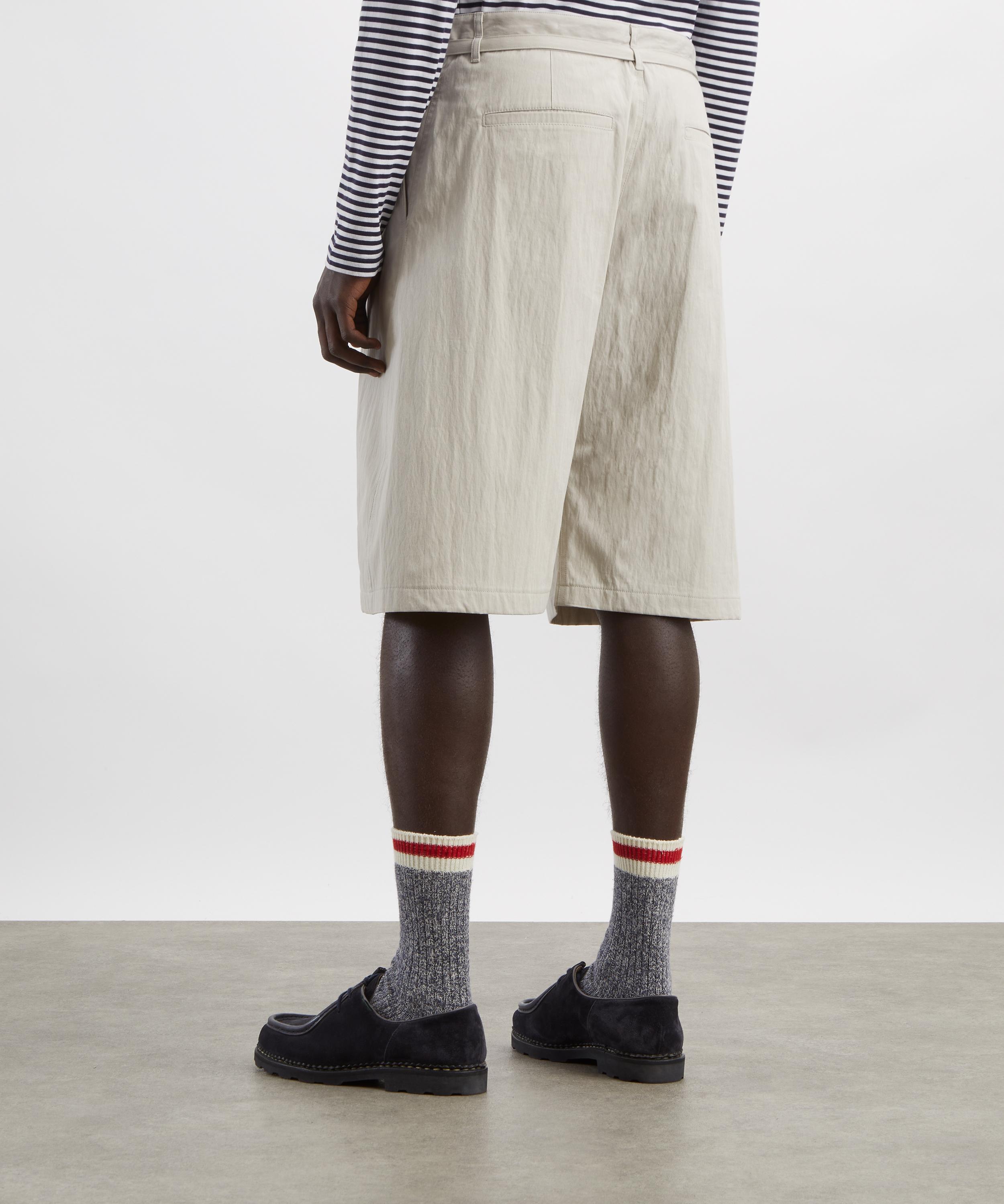 Le17septembre - Light Grey Belted Curved Shorts image number 3