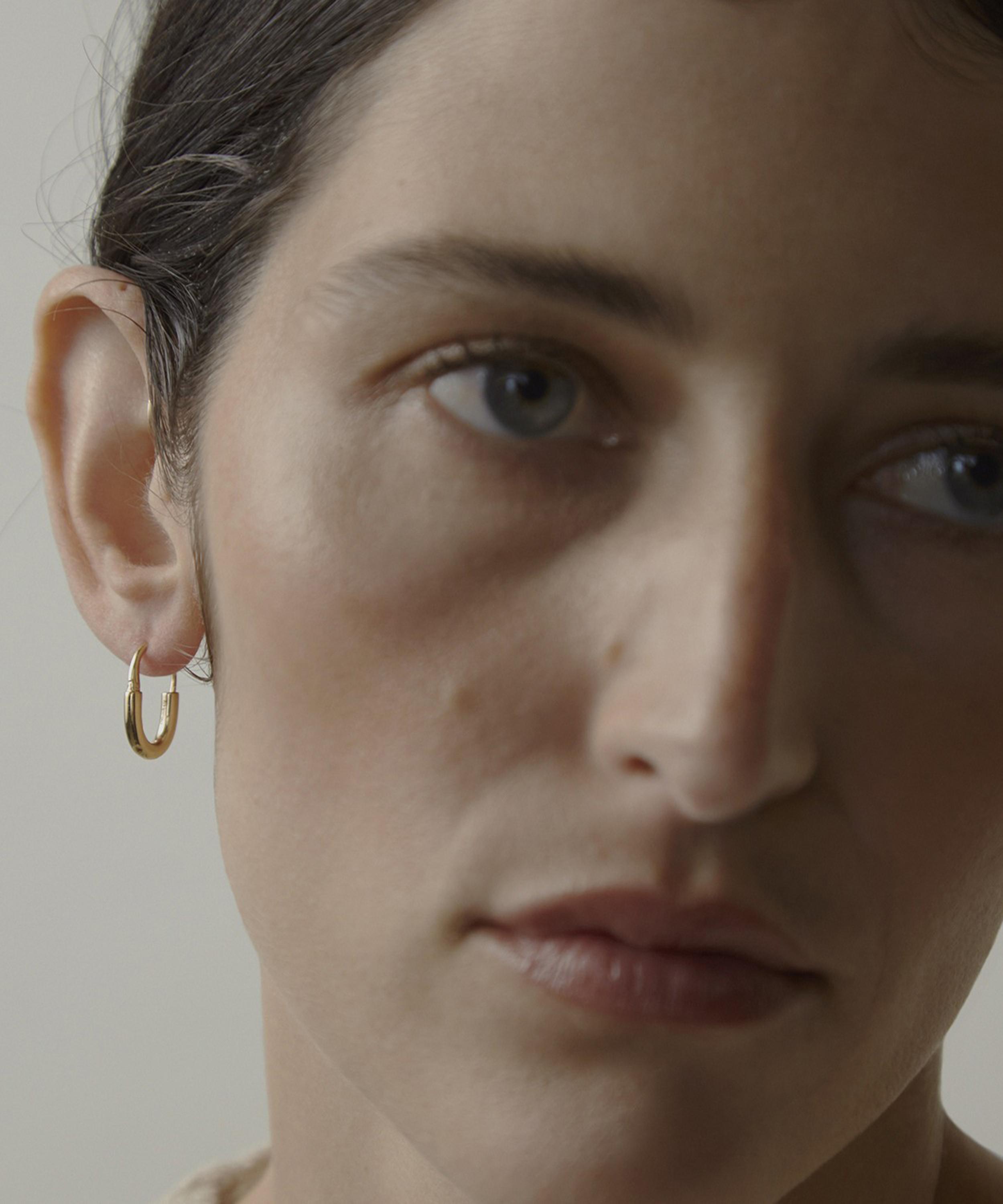 Otiumberg - 14ct Gold-Plated Vermeil Silver Roscida Oval Hoops image number 1