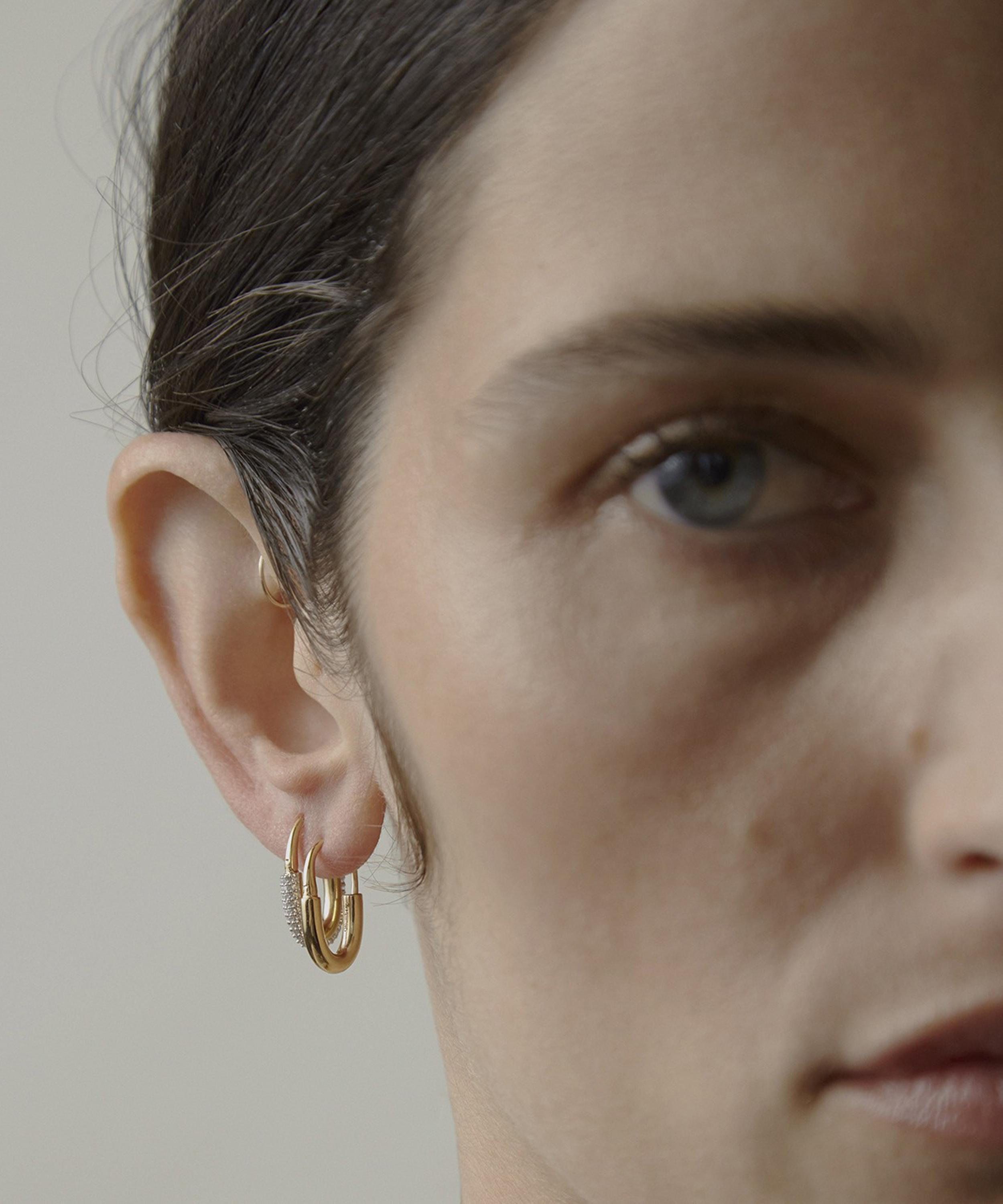 Otiumberg - 14ct Gold-Plated Vermeil Silver Roscida Oval Hoops image number 2