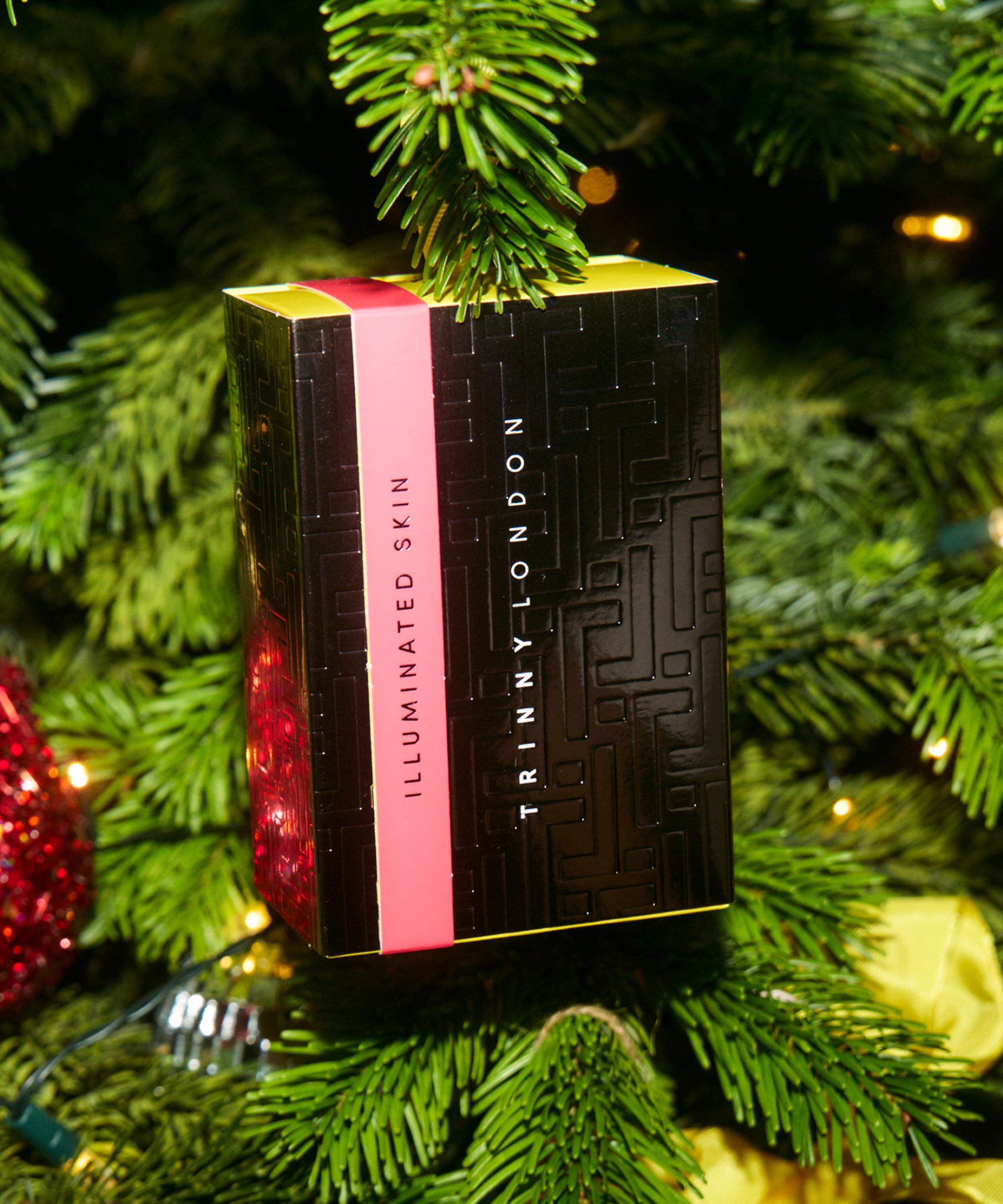 Trinny London - The Illuminated Skin Set image number 4