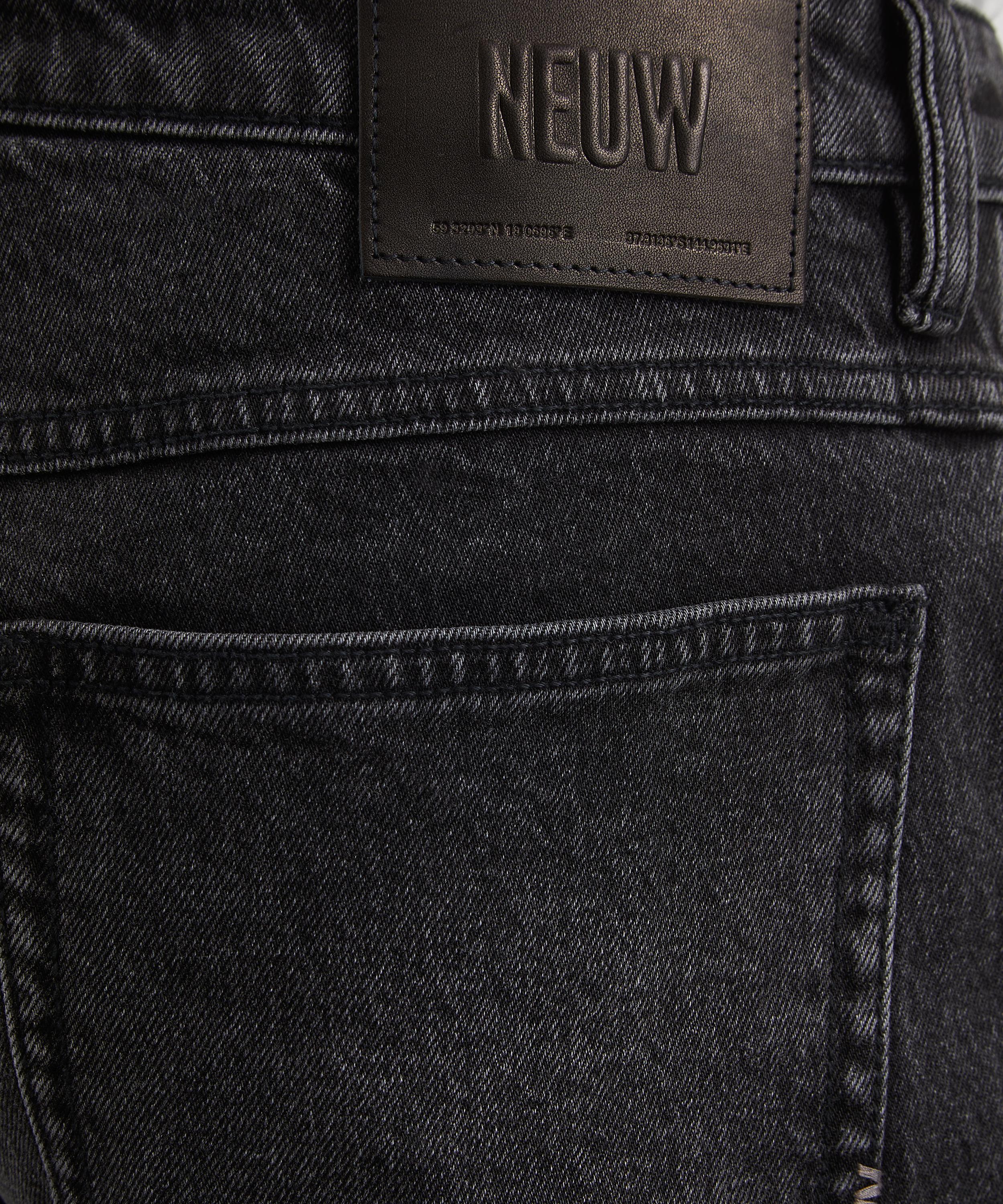 Neuw - Ray Straight-Leg Romulus Jeans image number 4