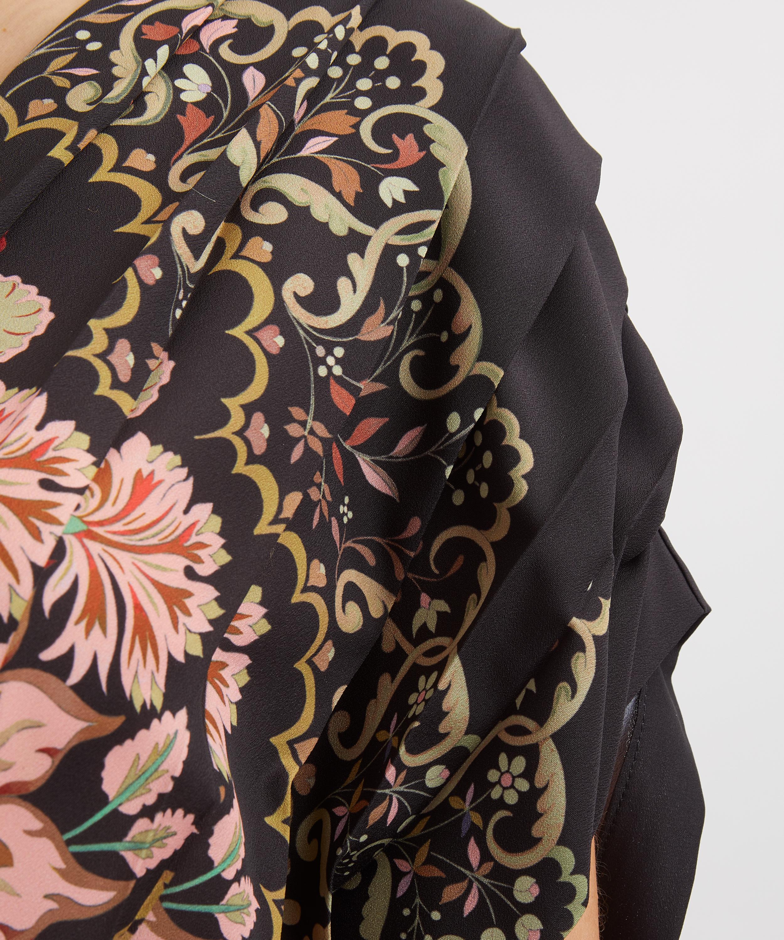 La DoubleJ - Accordian Pleated Print Maxi Dress image number 4