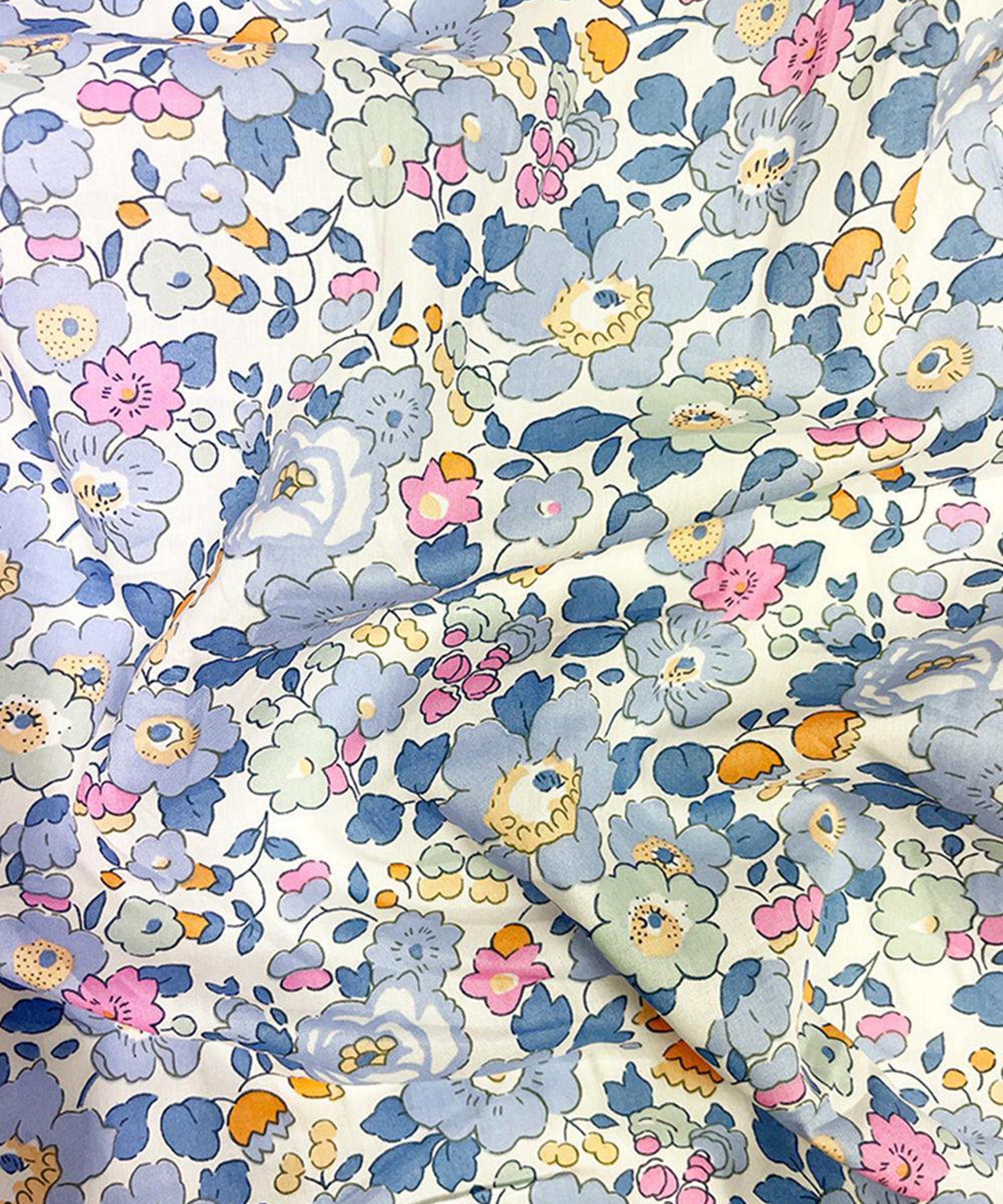 Coco & Wolf - Betsy Lavender and Elizabeth Cotton Reversible King Heirloom Quilt image number 2