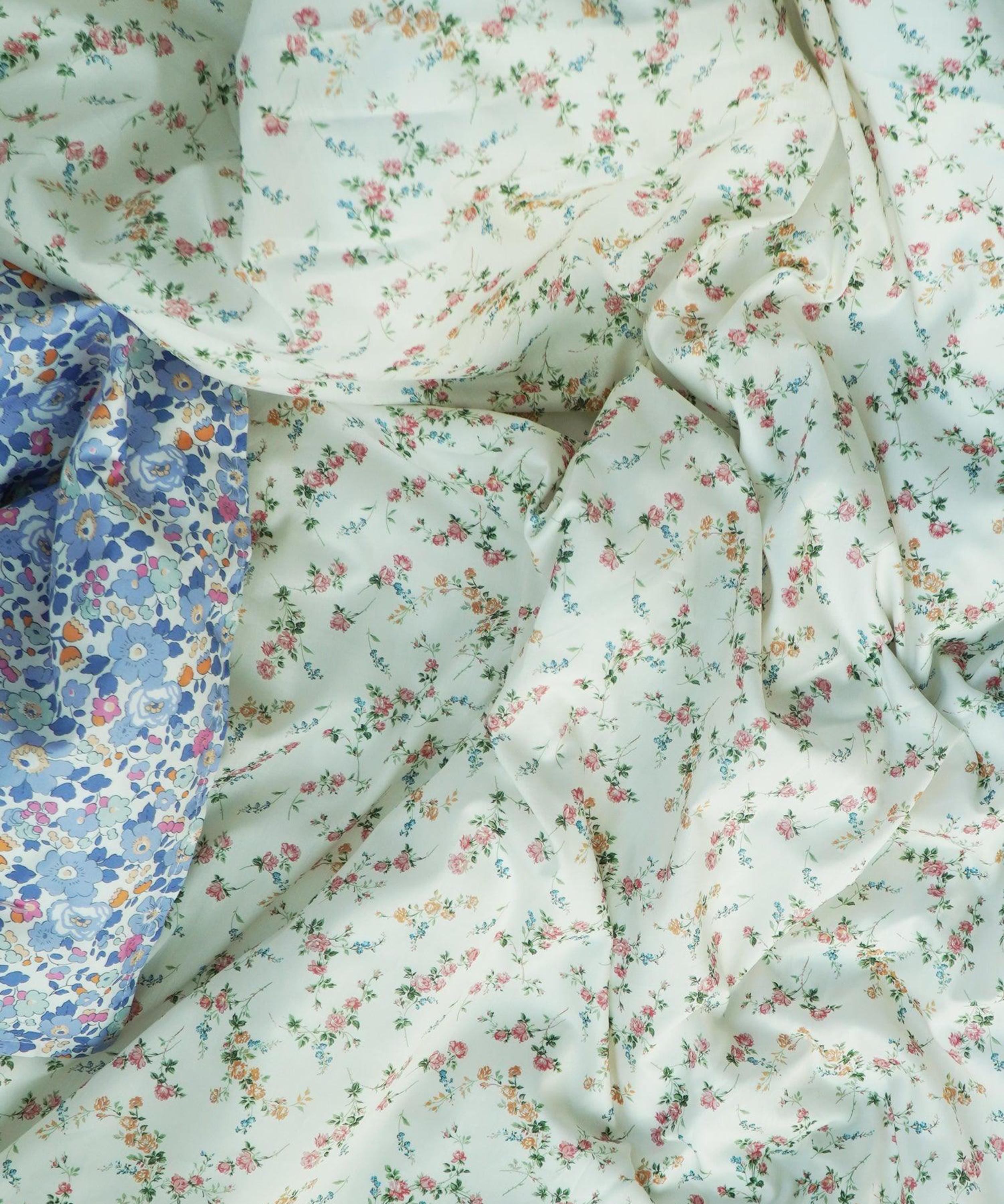 Coco & Wolf - Betsy Lavender and Elizabeth Cotton Reversible Super King Heirloom Quilt image number 1